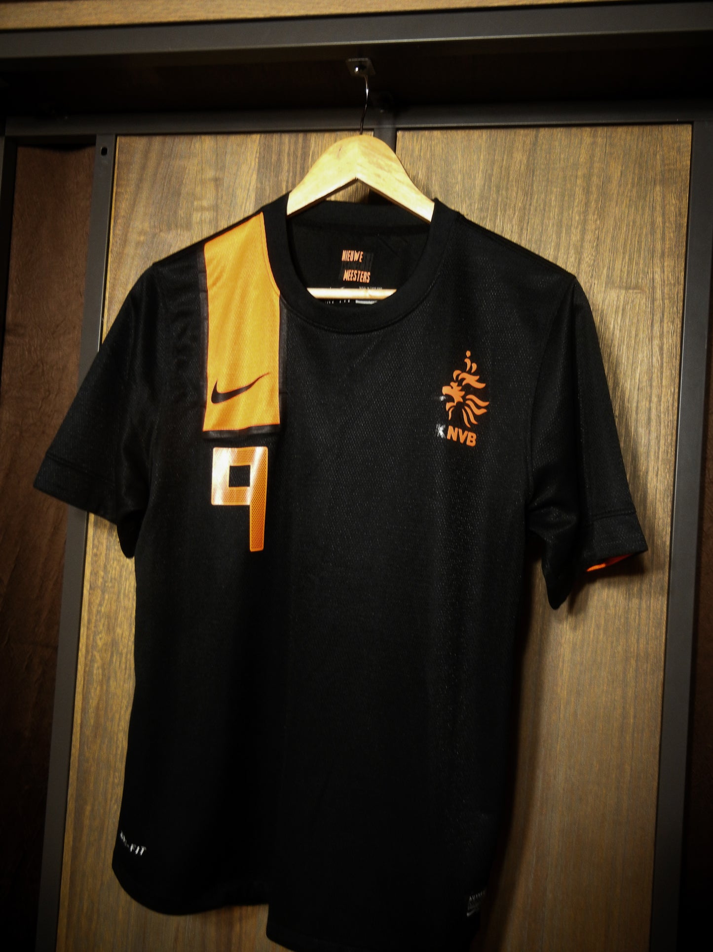Netherlands 2012/13 Away Jersey – Van Persie #9 – Medium – Black & Orange Nike Shirt – (MPN: 382471-105)