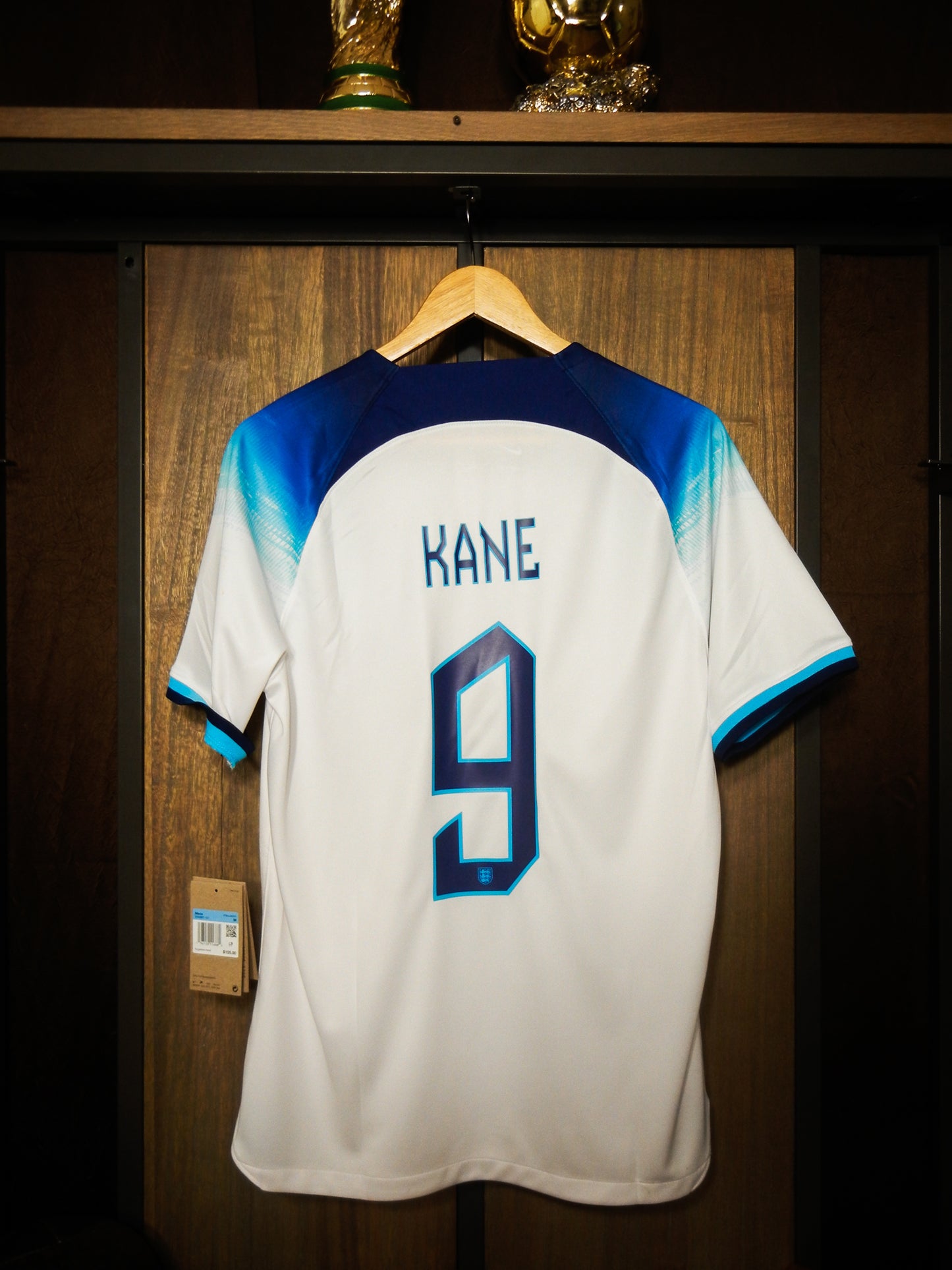England 2022/23 Home Jersey – Harry Kane #9 – Medium – White & Sky Blue Nike Shirt – (MPN: DN0687-101)