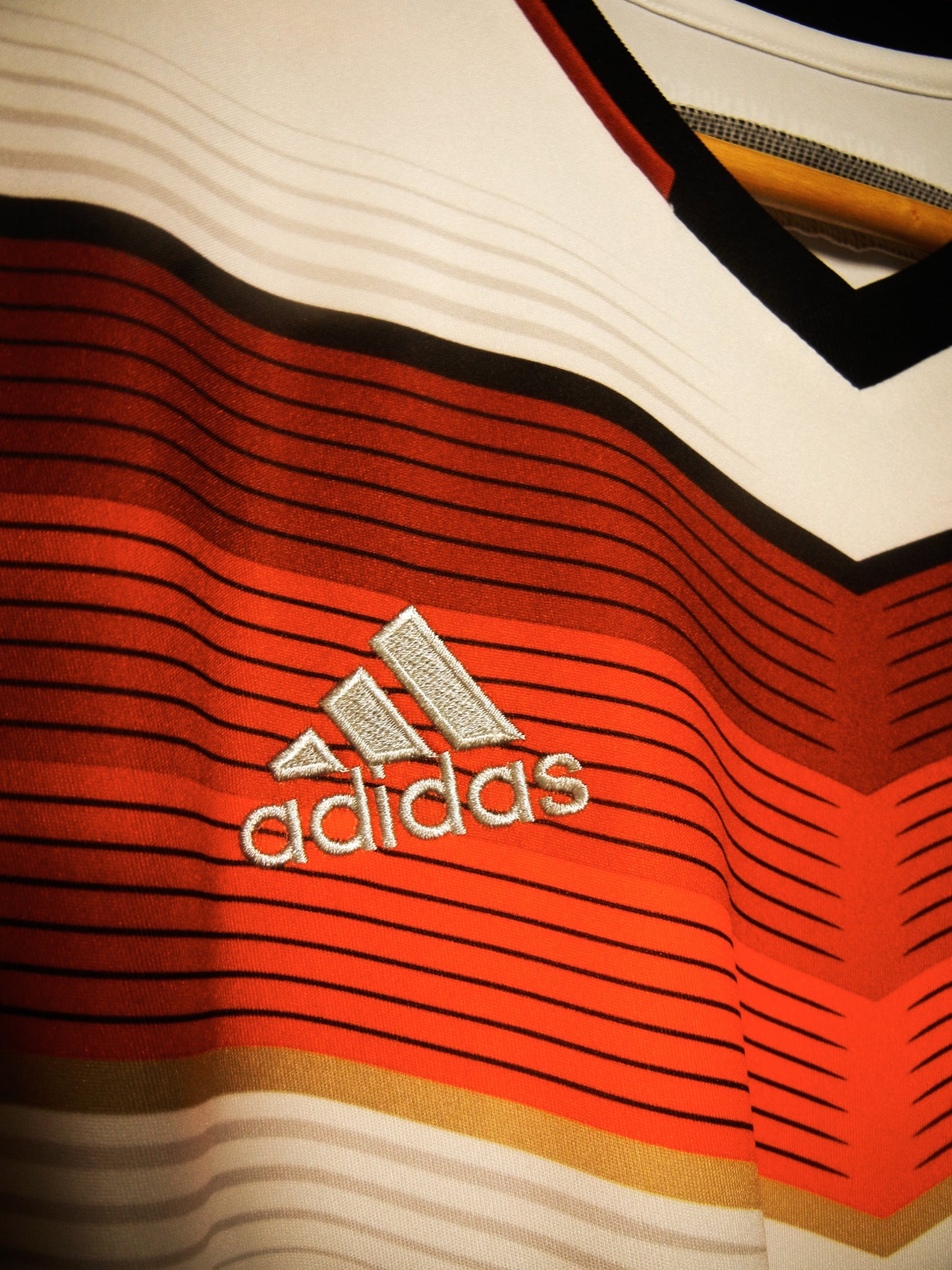 Germany 2014 Home Jersey – Thomas Müller #13 – Large – White, Black & Red Adidas Shirt (MPN: G87445)