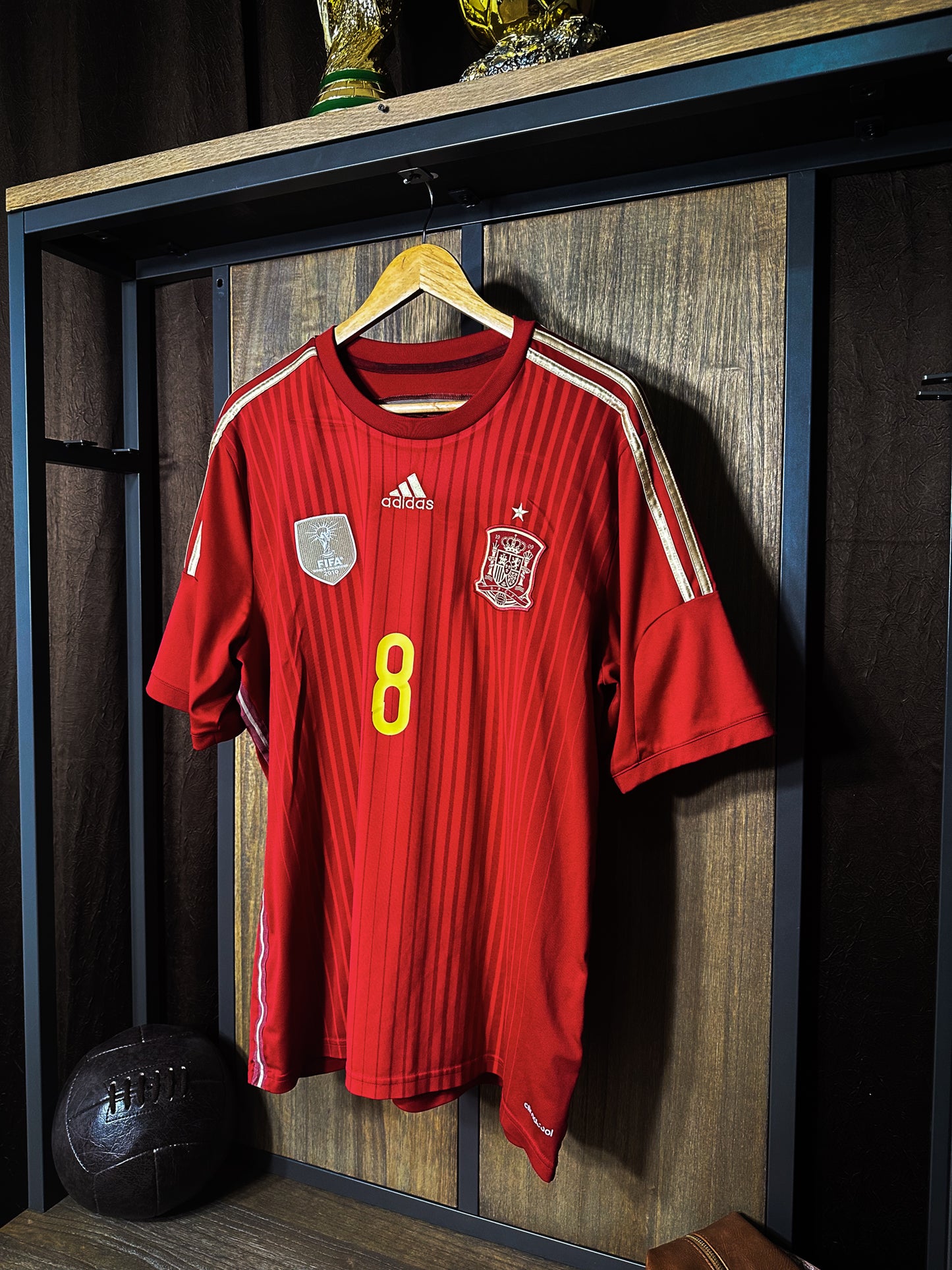 Spain 2014/15 Home Jersey – Xavi #8 – XL – Red Adidas Shirt (MPN: G85279)