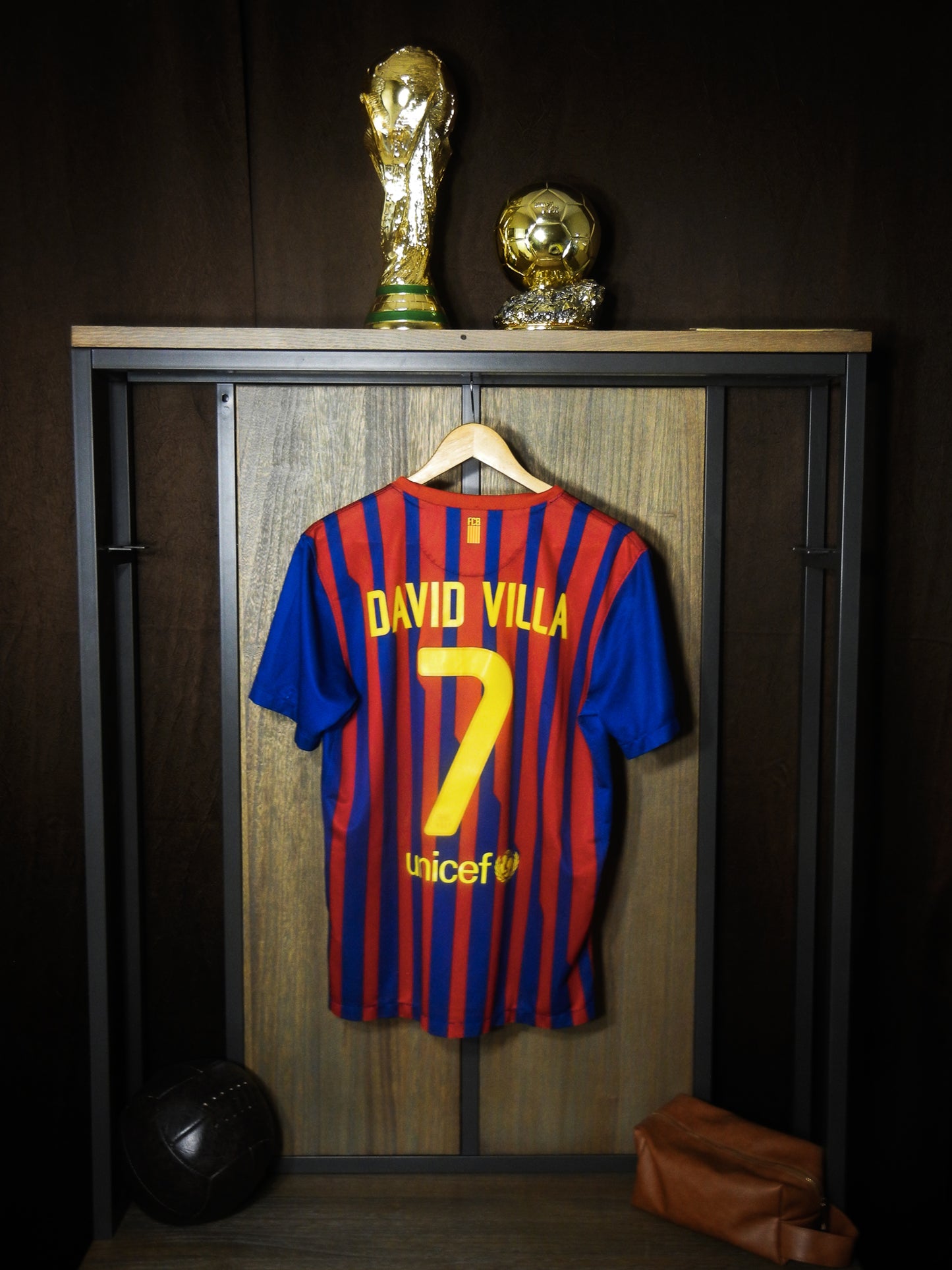 Barcelona 2011/12 Home Jersey – David Villa #7 – Medium – Red & Blue Nike Shirt (MPN: 419877-486)