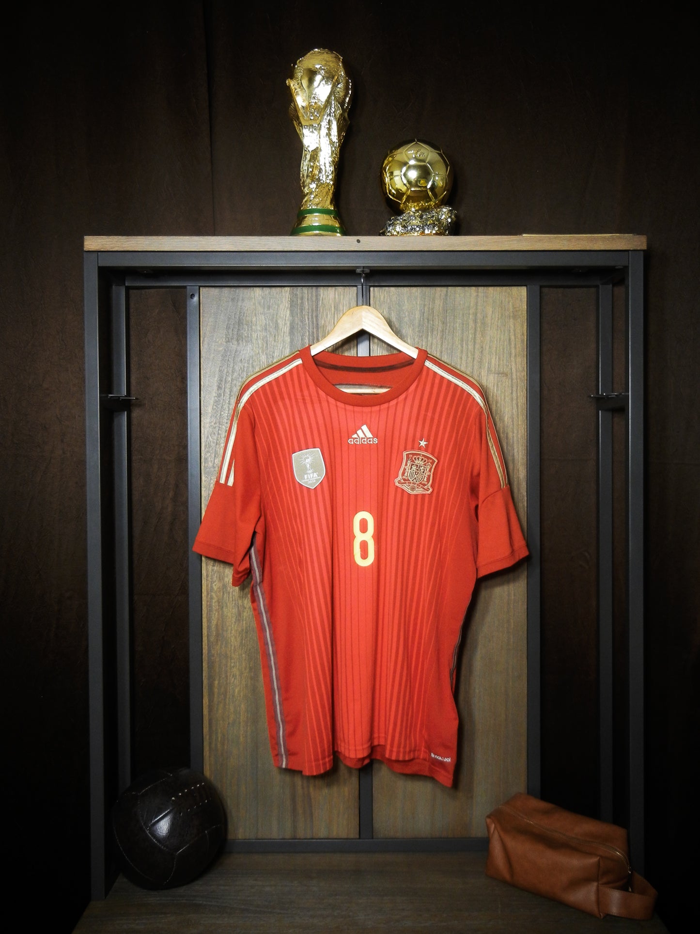 Spain 2014/15 Home Jersey – Xavi #8 – XL – Red Adidas Shirt (MPN: G85279)