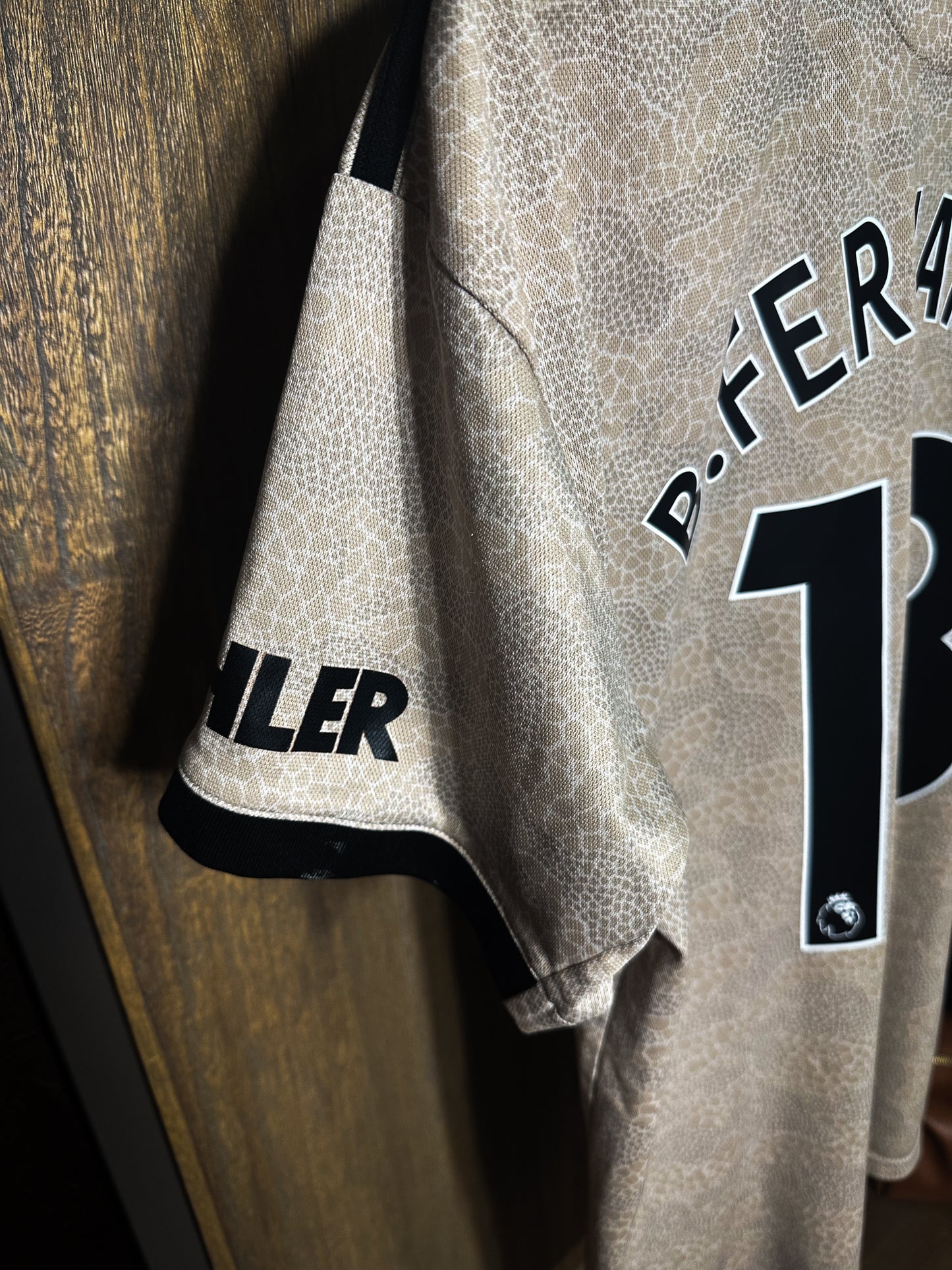 Manchester United 2019/20 Away Jersey – Bruno Fernandes #18 – Size L – Beige Adidas Kit (MPN: ED7388)