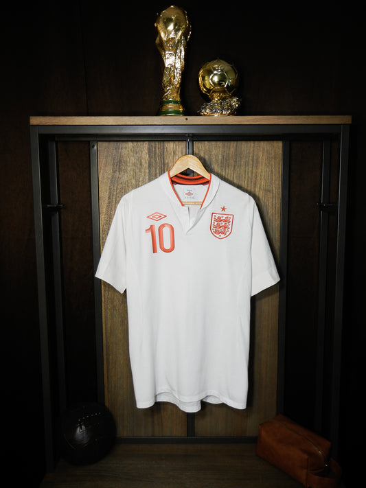 England 2012/13 Home Jersey – Rooney #10 – Size L – White Umbro Shirt (MPN: 10212893)