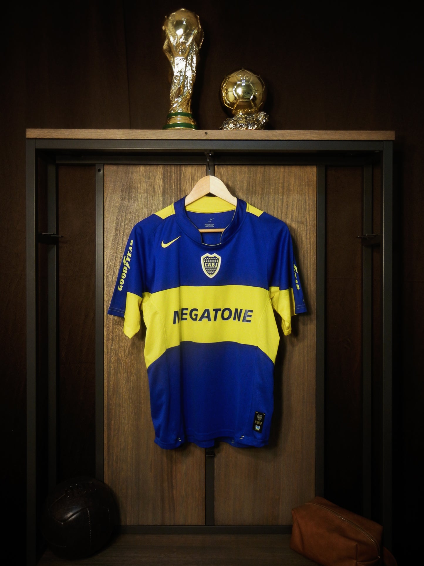 Boca Juniors 2006 Home Jersey (Clausura Special Edition) – Size M – Blue & Yellow Nike Shirt (MPN: 198013)