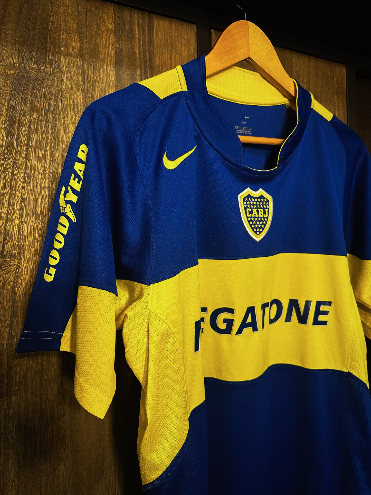 Boca Juniors 2006 Home Jersey (Clausura Special Edition) – Size M – Blue & Yellow Nike Shirt (MPN: 198013)