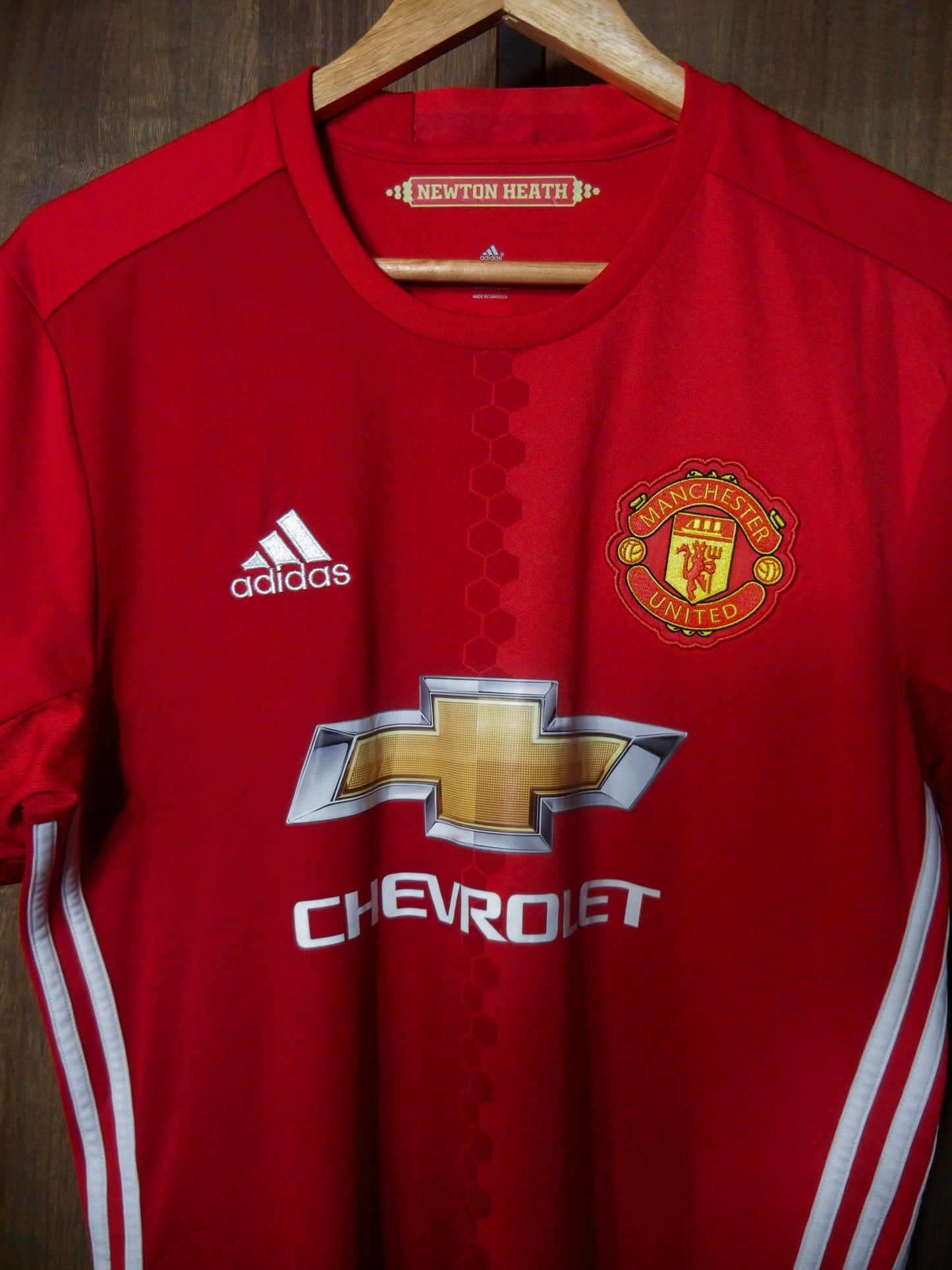 Manchester United 2016/17 Home Jersey – Paul Pogba #6 – Medium – Red Adidas Shirt (MPN: AI6720)