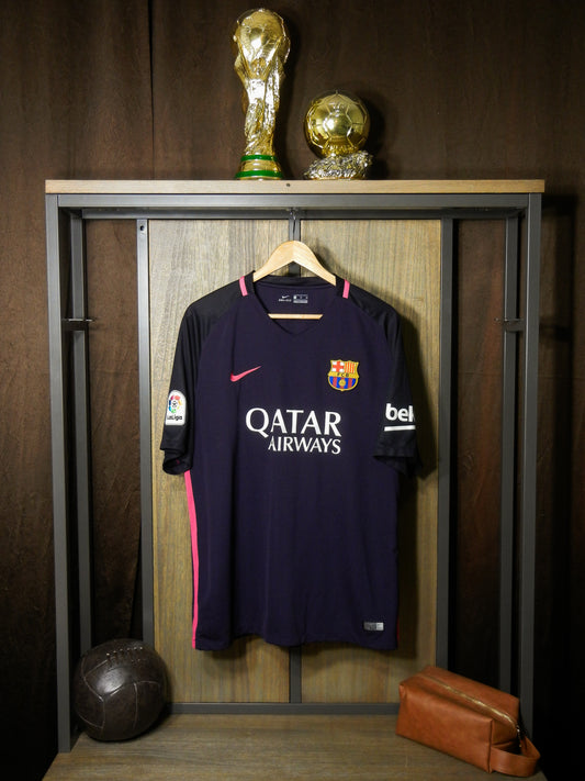 Barcelona 2016/17 Away Jersey – Luis Suárez #9 – Size XL – Purple Nike Shirt (MPN: 776844-525)