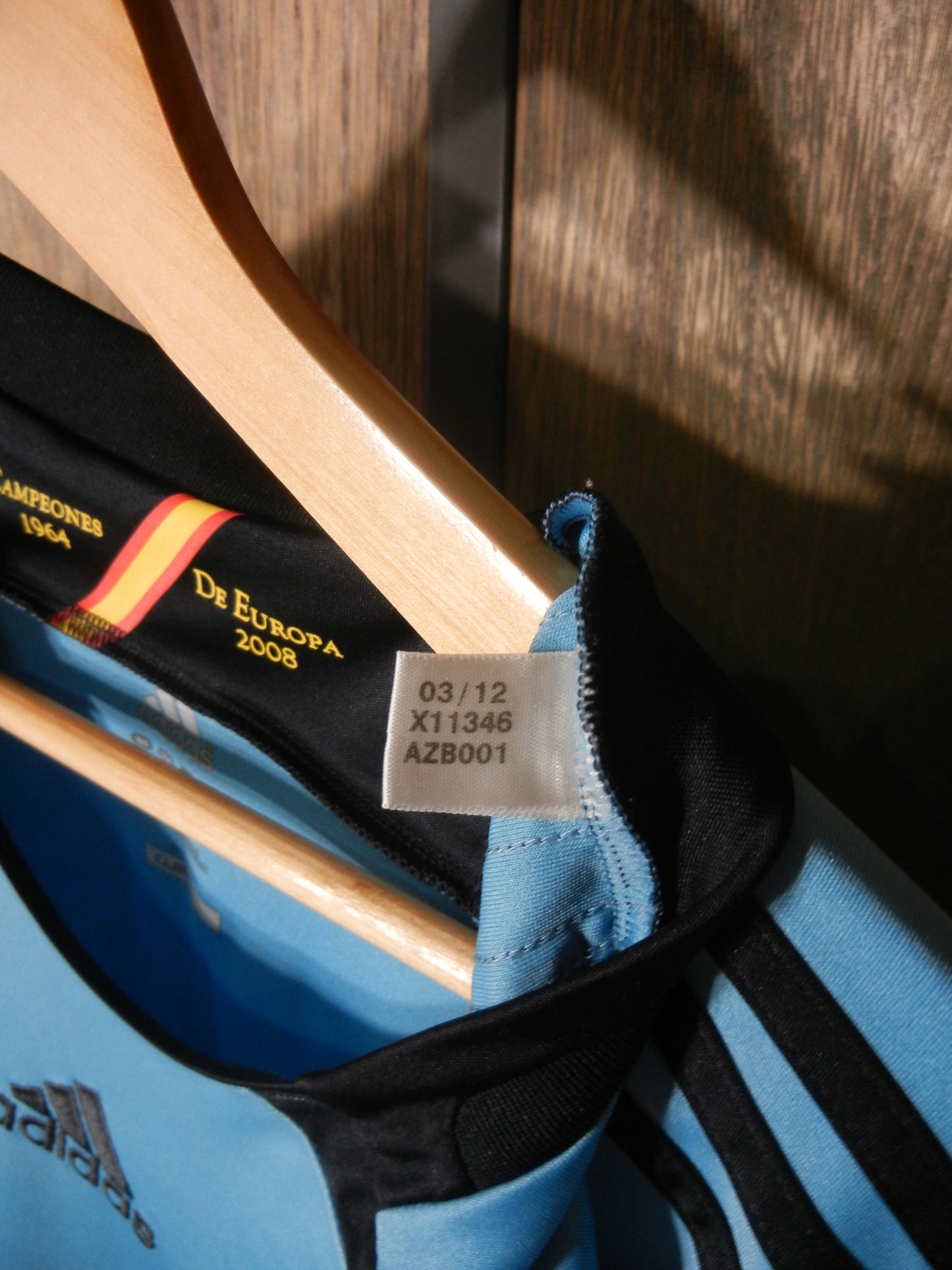 Spain 2012–2014 Away Jersey – Andrés Iniesta #6 – XXL – Baby Blue Adidas Shirt (MPN: X11346)