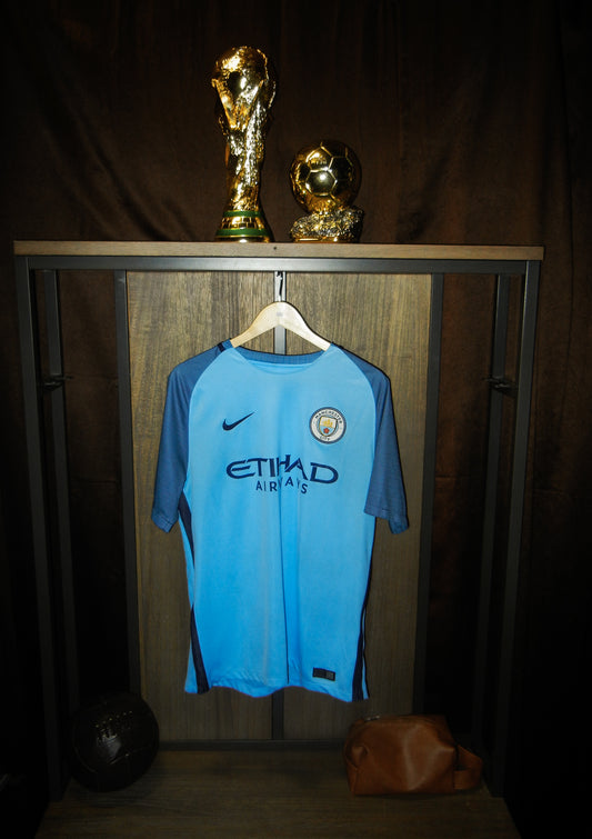 Manchester City 2016/2017 Home Jersey – “Kun” Agüero #10 – Large – Sky Blue Nike Shirt (MPN: 776907-489)