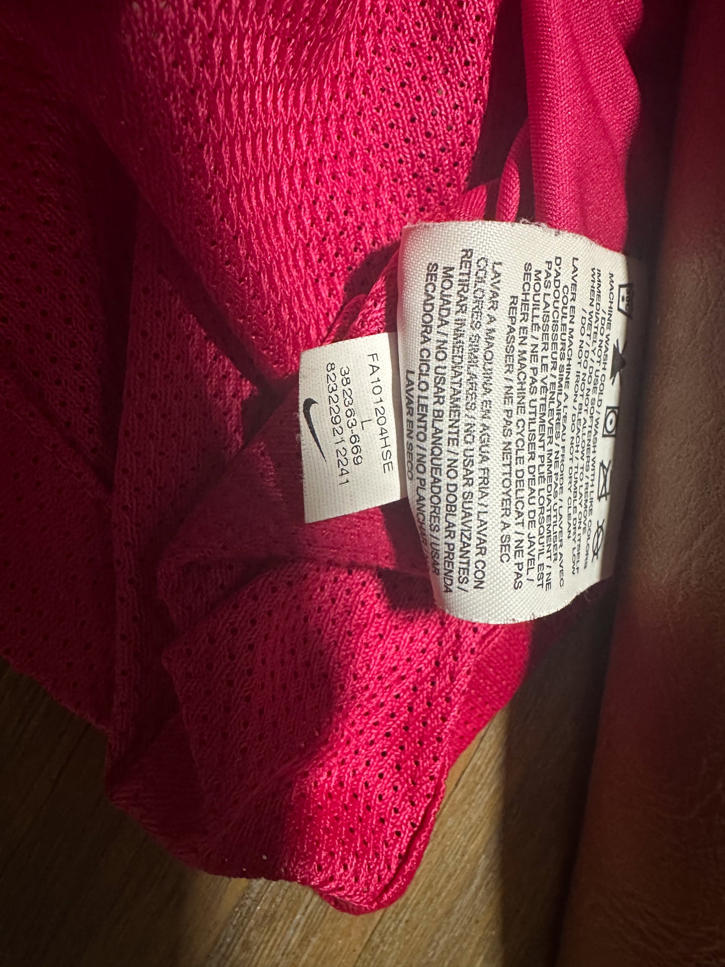 Barcelona 2010/2011 Training Top – Large – Nike Pink Shirt (MPN: 382363-669)