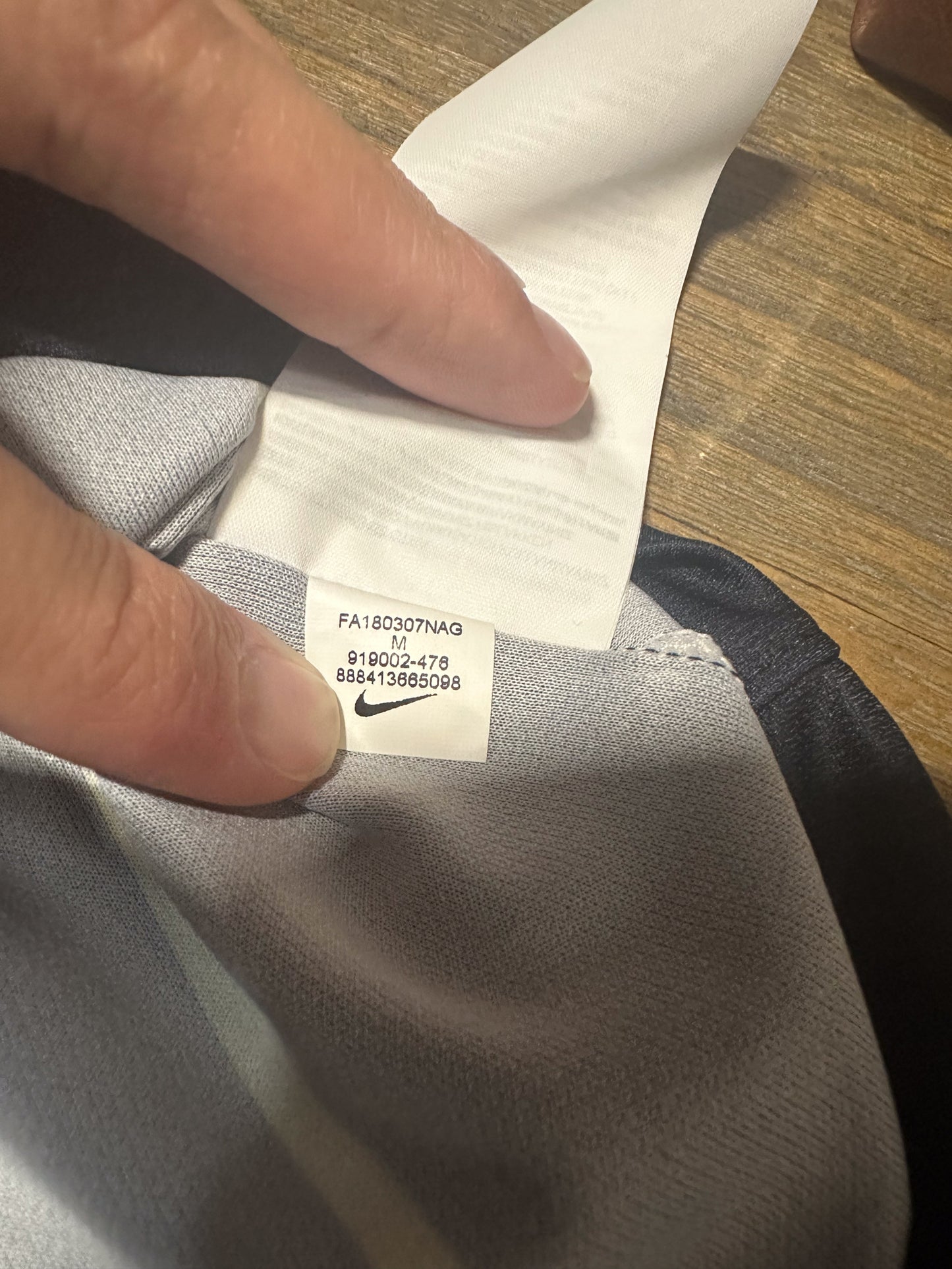 Manchester City 2018/2019 Away Jersey – Kun Agüero #10 – Medium – Navy Nike Shirt (MPN: 919002-476)