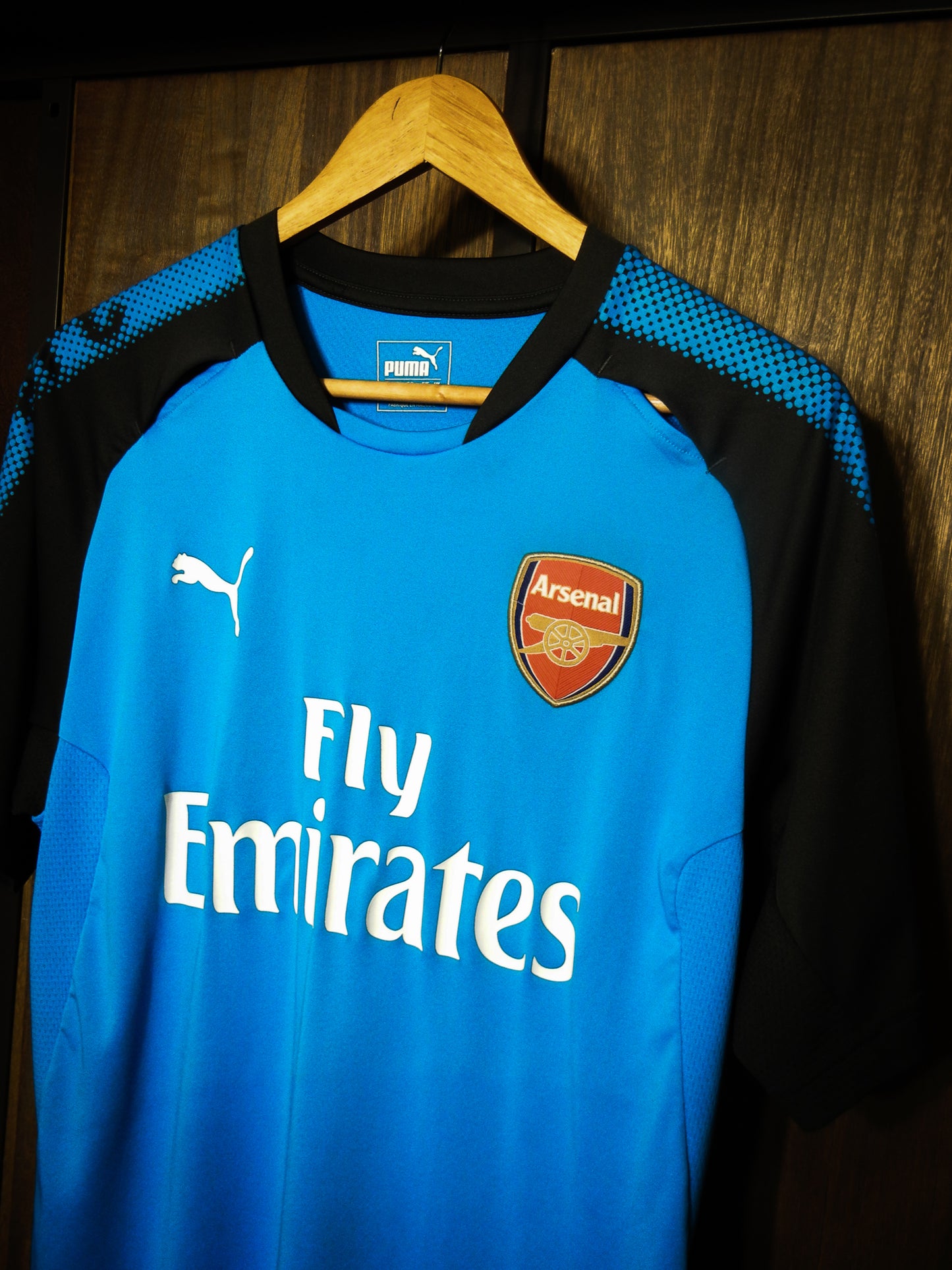 Arsenal 2017/18 Training Jersey – Puma Sky Blue – Large – Performance Fit Shirt – (MPN:  751711-02)
