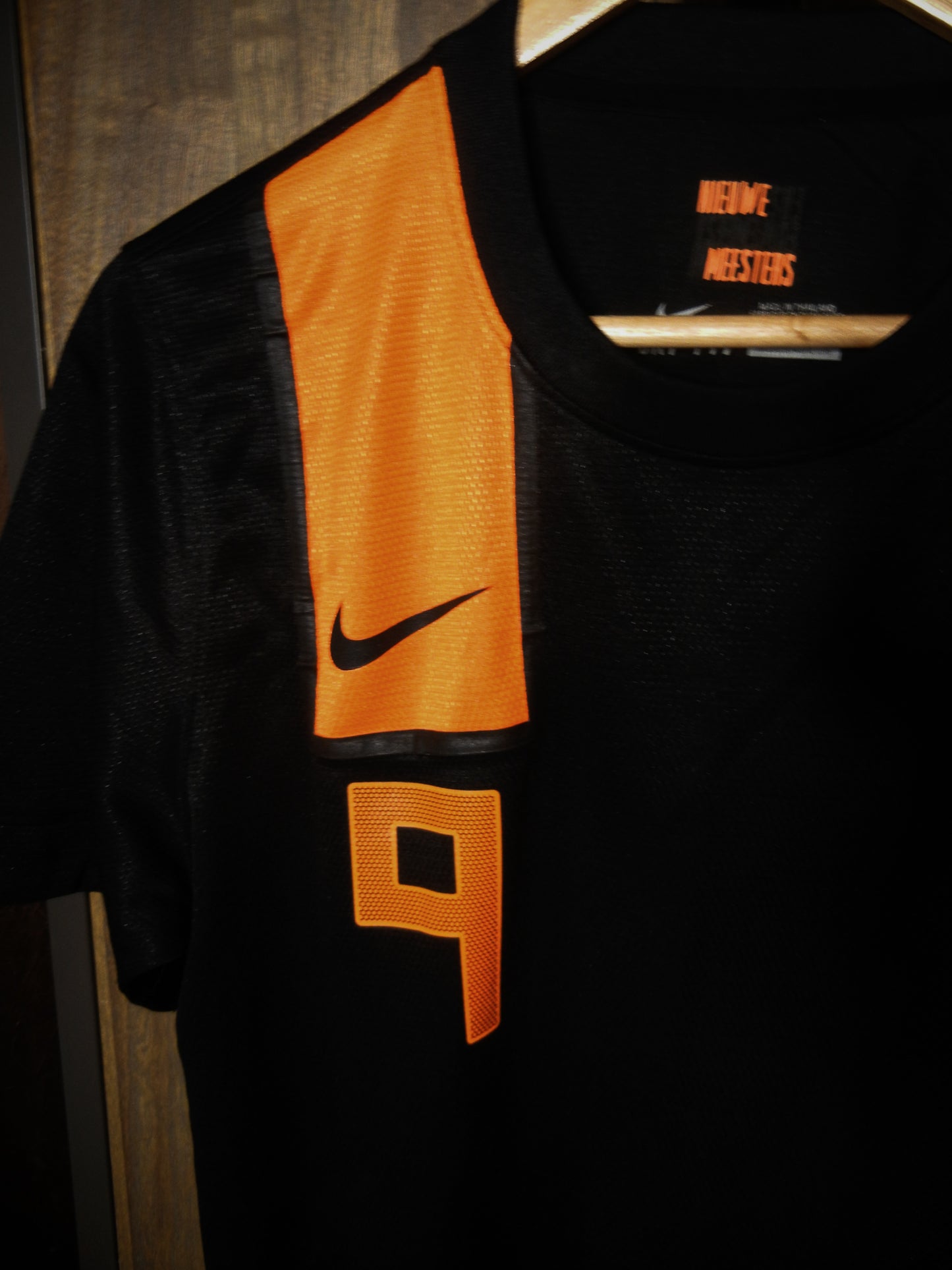 Netherlands 2012/13 Away Jersey – Van Persie #9 – Medium – Black & Orange Nike Shirt – (MPN: 382471-105)