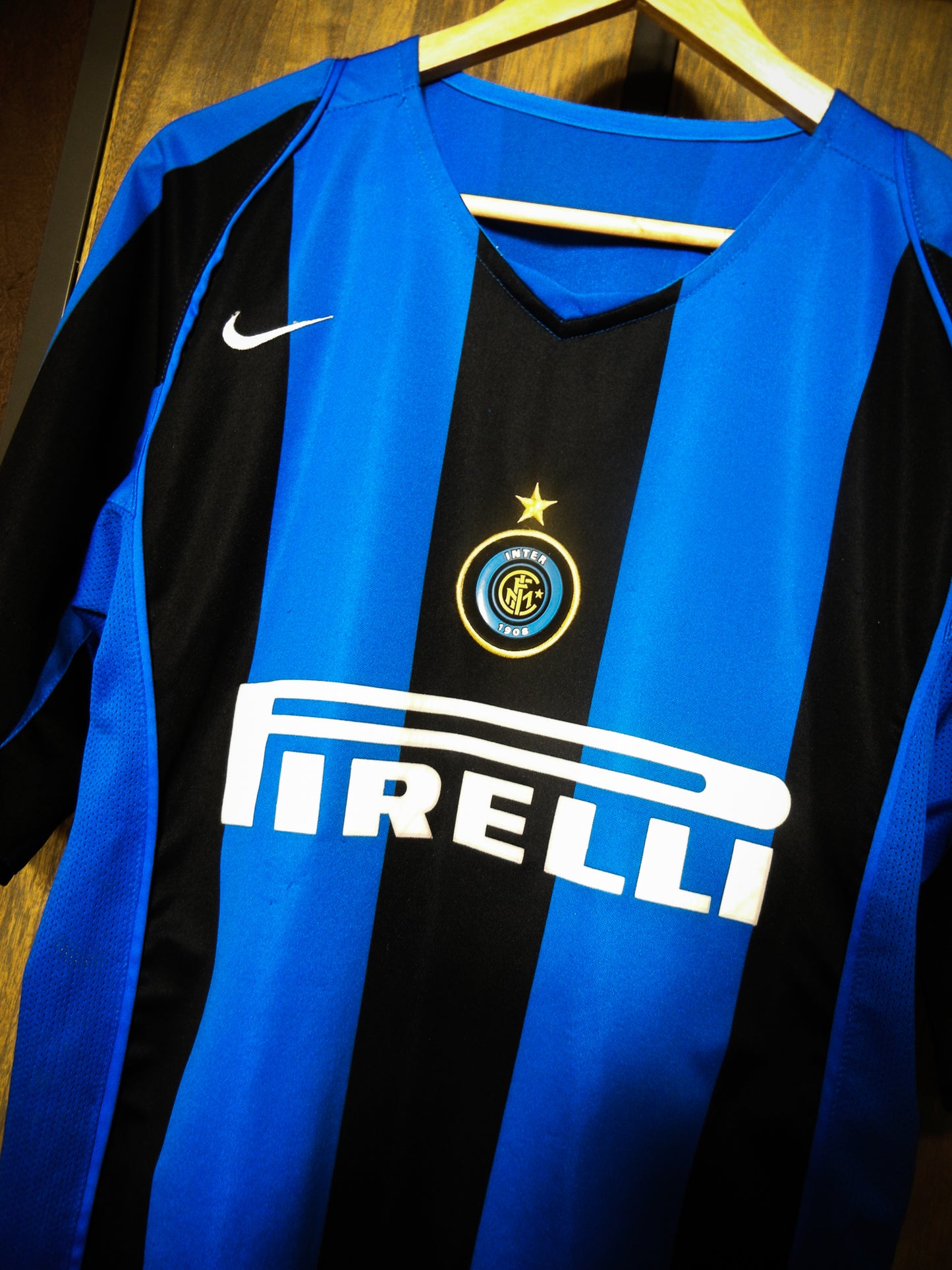 Inter Milan 2004/05 Home Jersey – Adriano #10 – Medium – Black & Blue Nike Shirt – (MPN: F21103CRT)