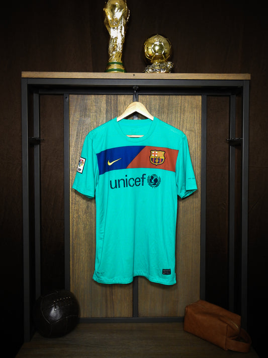 Barcelona 2010/11 Away Jersey – Lionel Messi #10 – Medium – Green Nike Shirt – (MPN: 382358-310)