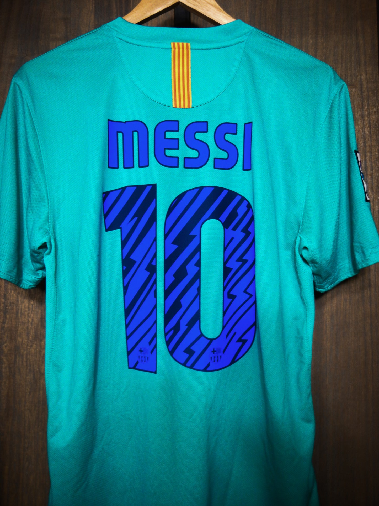Barcelona 2010/11 Away Jersey – Lionel Messi #10 – Medium – Green Nike Shirt – (MPN: 382358-310)
