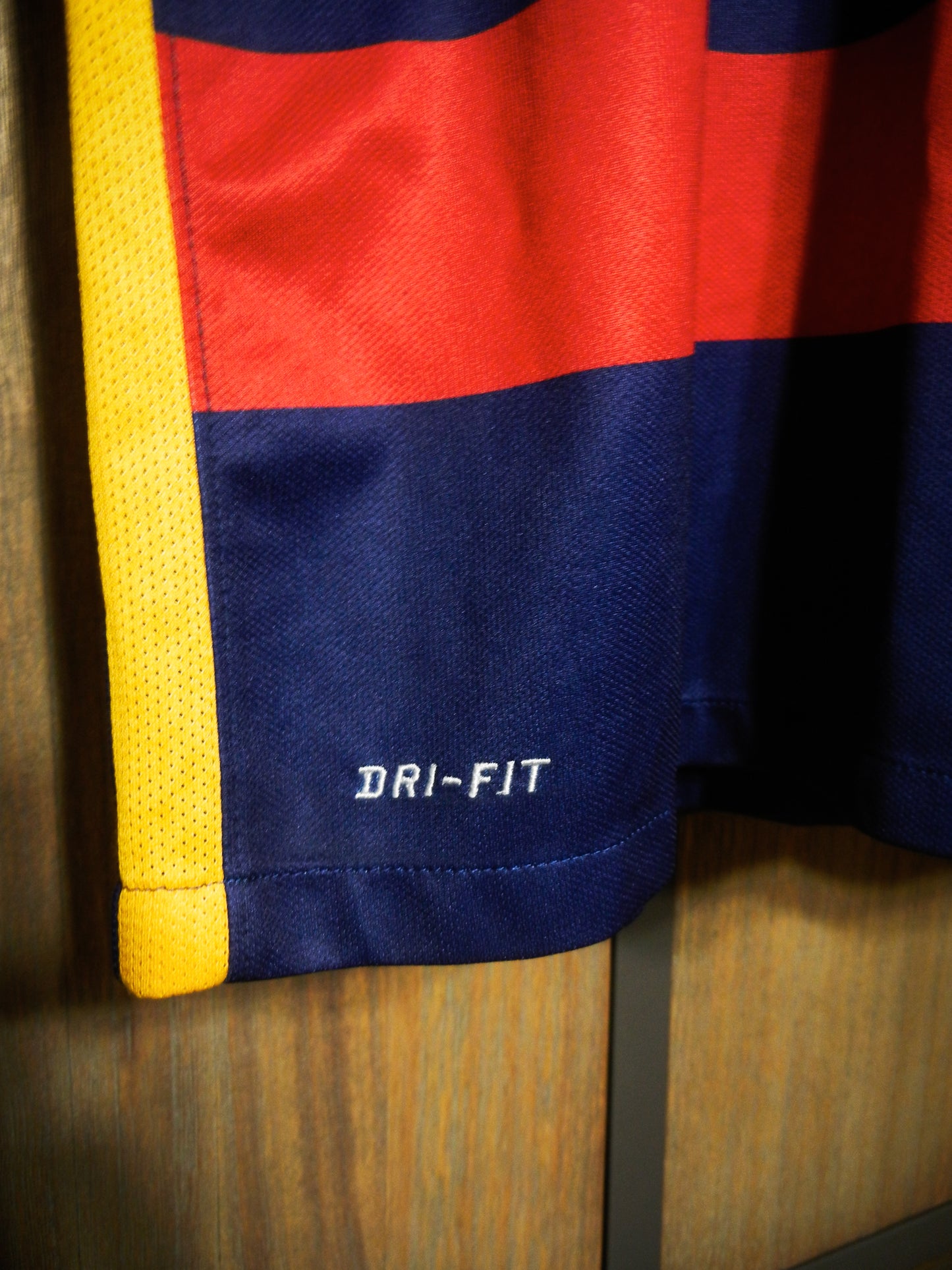 Barcelona 2015/16 Home Jersey – Neymar Jr #11 – Medium – Blue & Red Nike Shirt – (MPN: 658794-422)