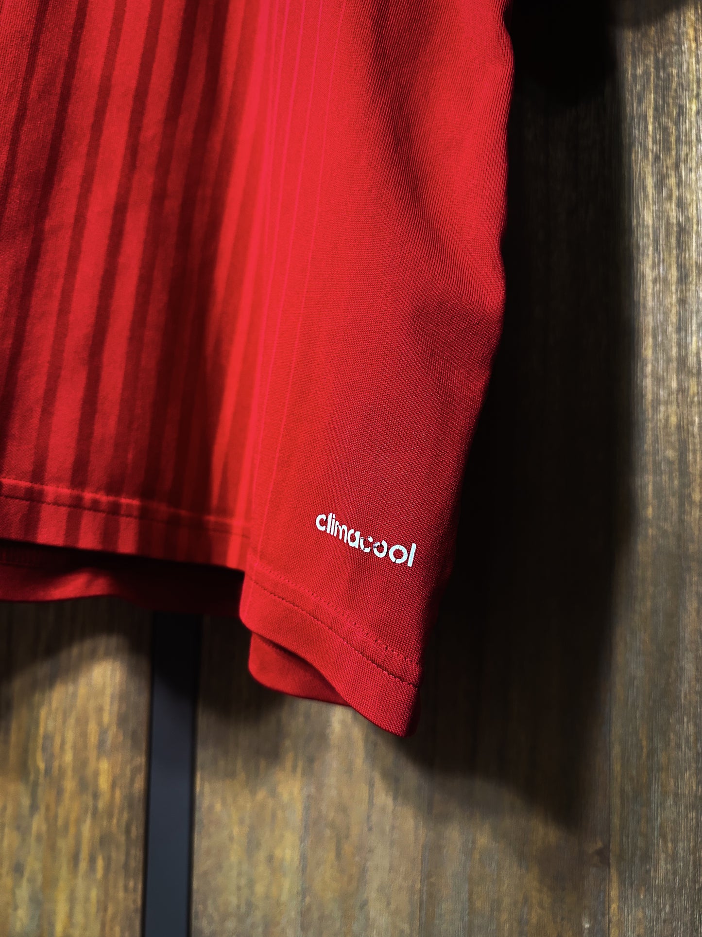 Spain 2014/15 Home Jersey – Xavi #8 – XL – Red Adidas Shirt (MPN: G85279)