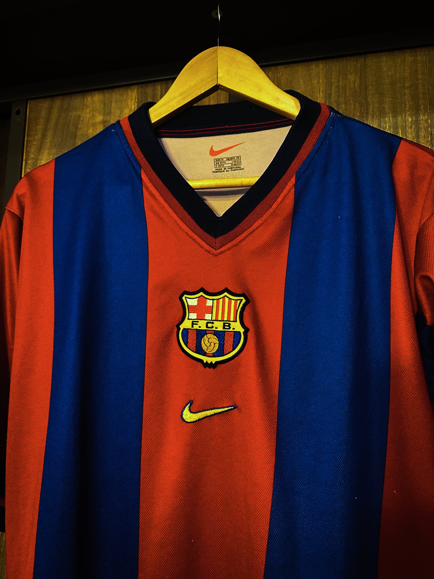 Barcelona 1998/99 Home Jersey – Size M – Red & Blue Nike Shirt (SKU: 802820323)