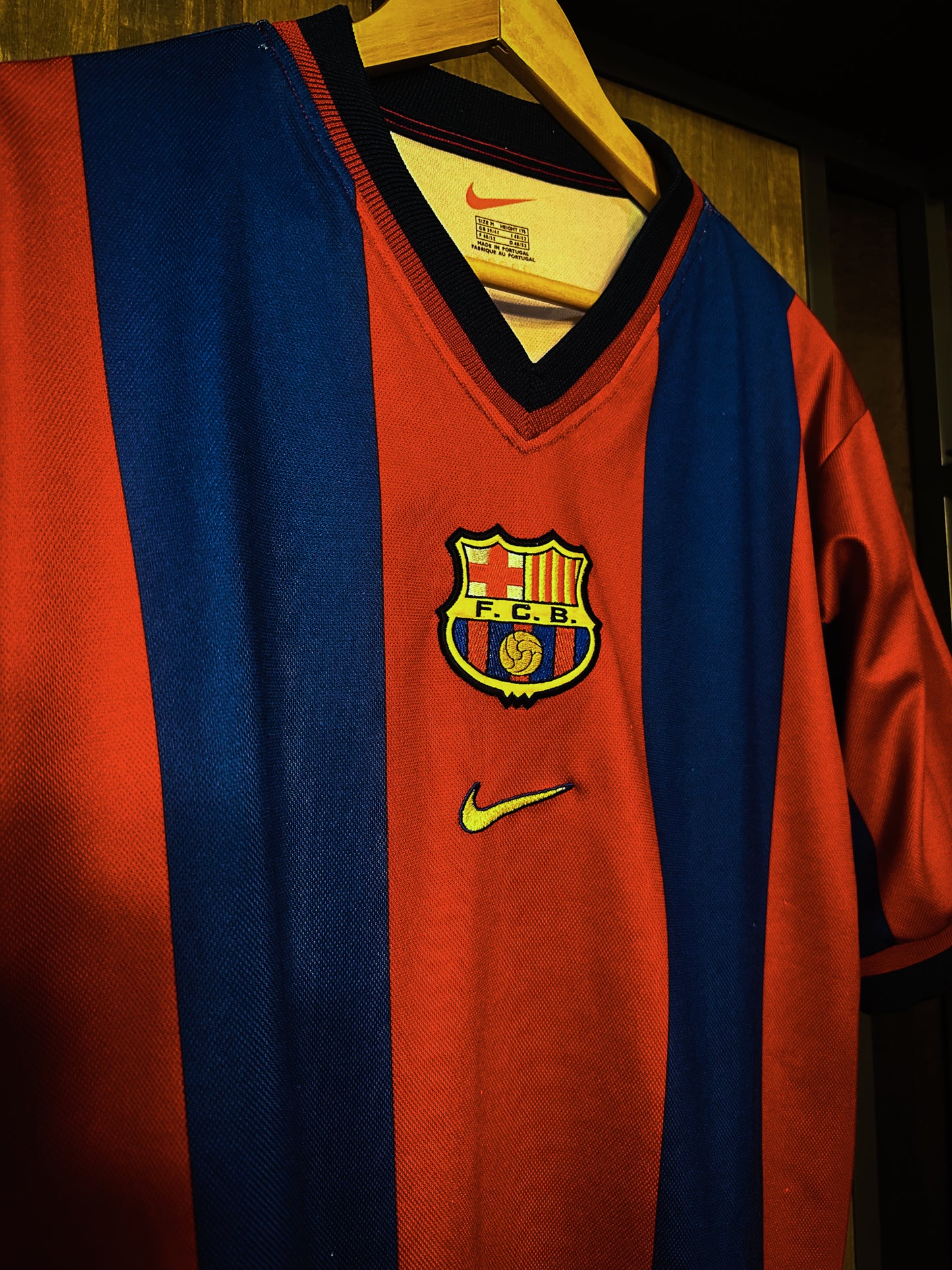 Barcelona 1998/99 Home Jersey – Size M – Red & Blue Nike Shirt (SKU: 802820323)