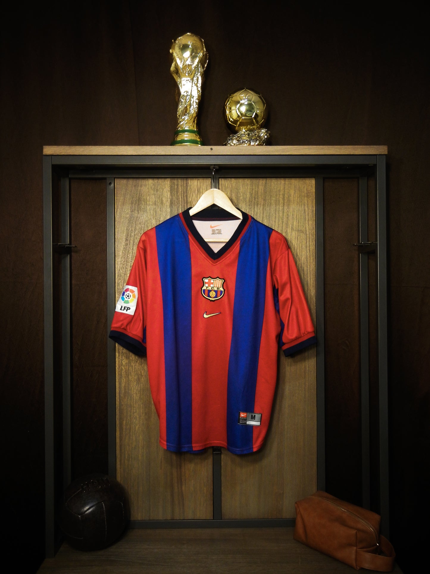 Barcelona 1998/99 Home Jersey – Size M – Red & Blue Nike Shirt (SKU: 802820323)