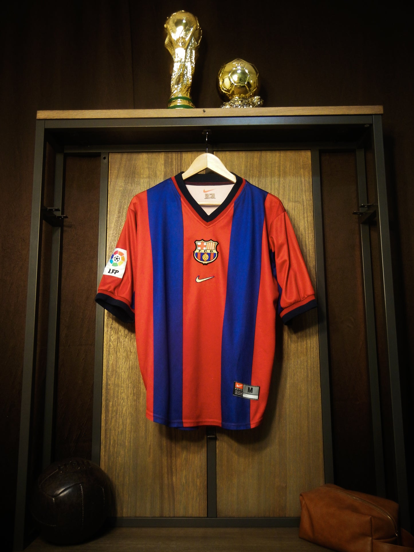 Barcelona 1998/99 Home Jersey – Size M – Red & Blue Nike Shirt (SKU: 802820323)