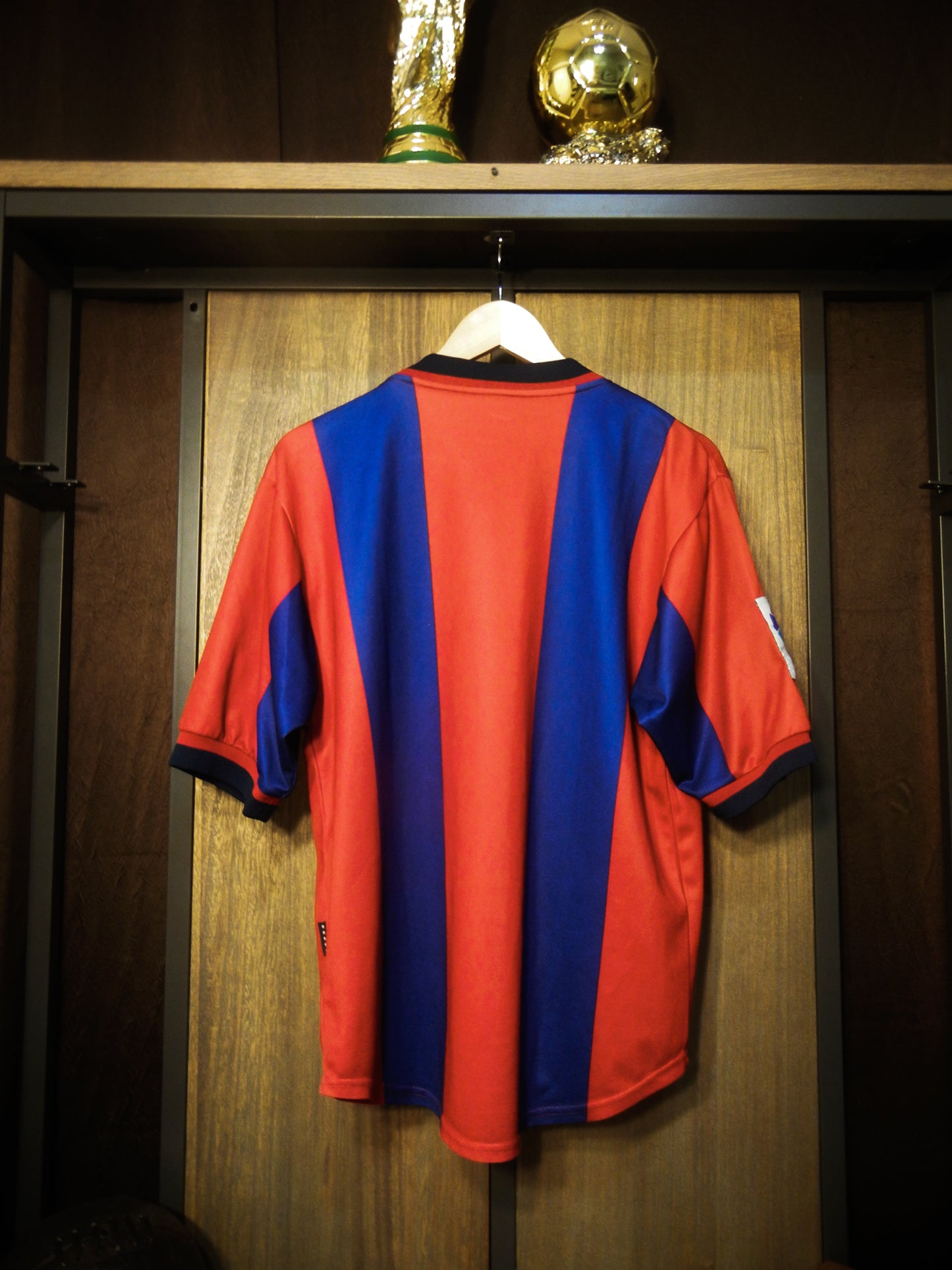 Barcelona 1998/99 Home Jersey – Size M – Red & Blue Nike Shirt (SKU: 802820323)