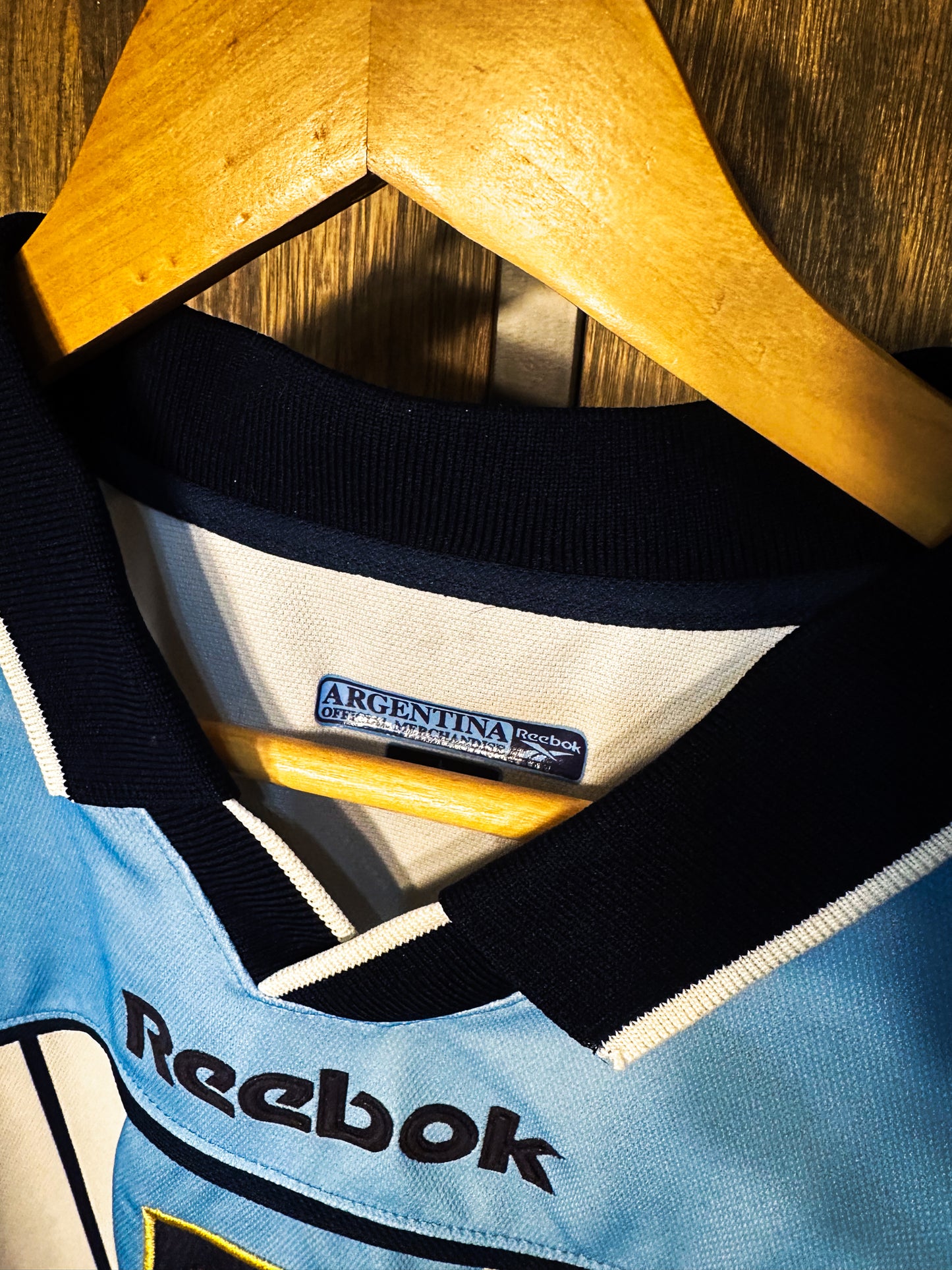 Argentina 2000/01 Home Long Sleeve Jersey – Size L – Reebok Sky Blue & White Shirt (SKU: RIN: 283997/1)