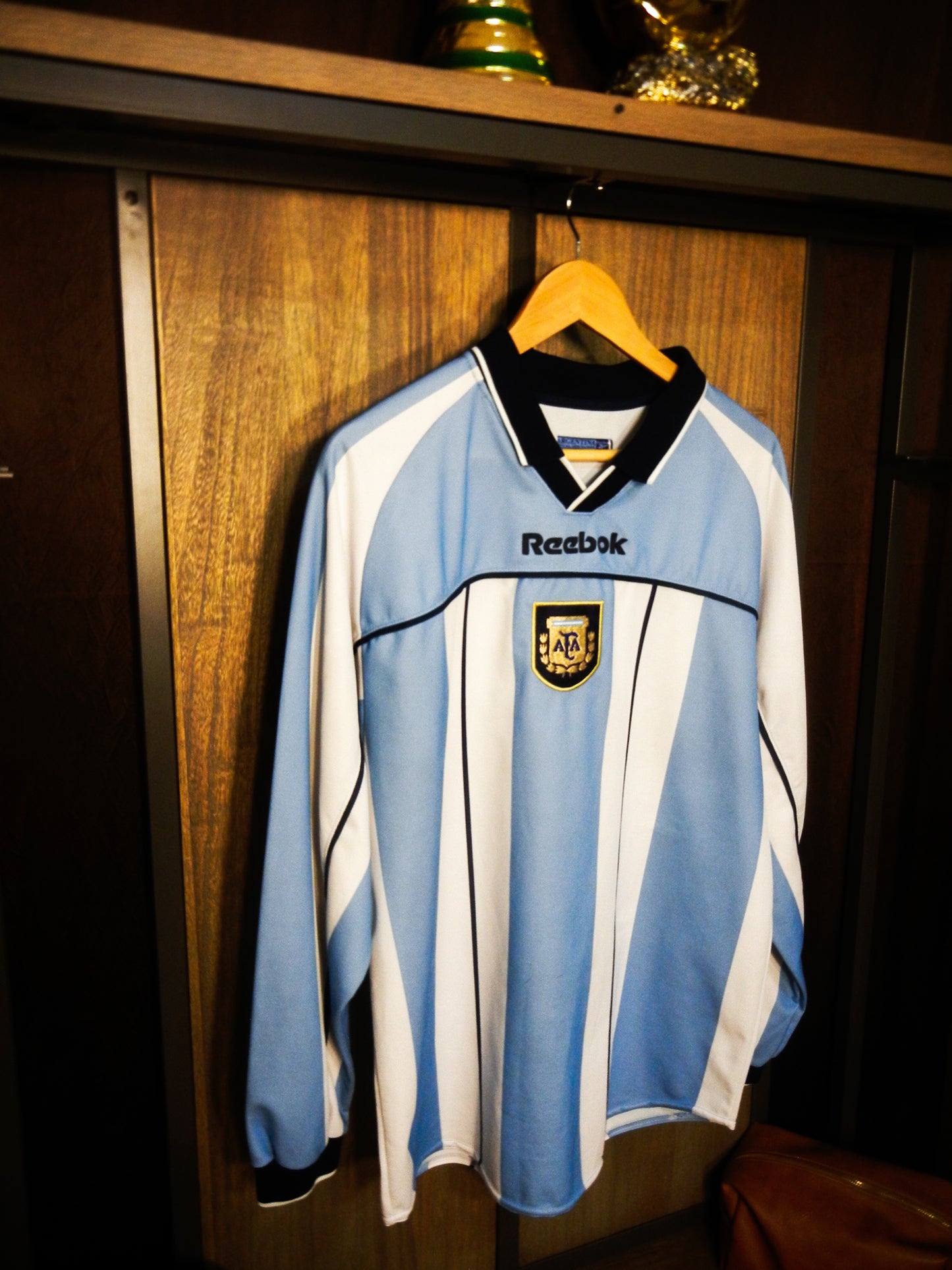 Argentina 2000/01 Home Long Sleeve Jersey – Size L – Reebok Sky Blue & White Shirt (SKU: RIN: 283997/1)