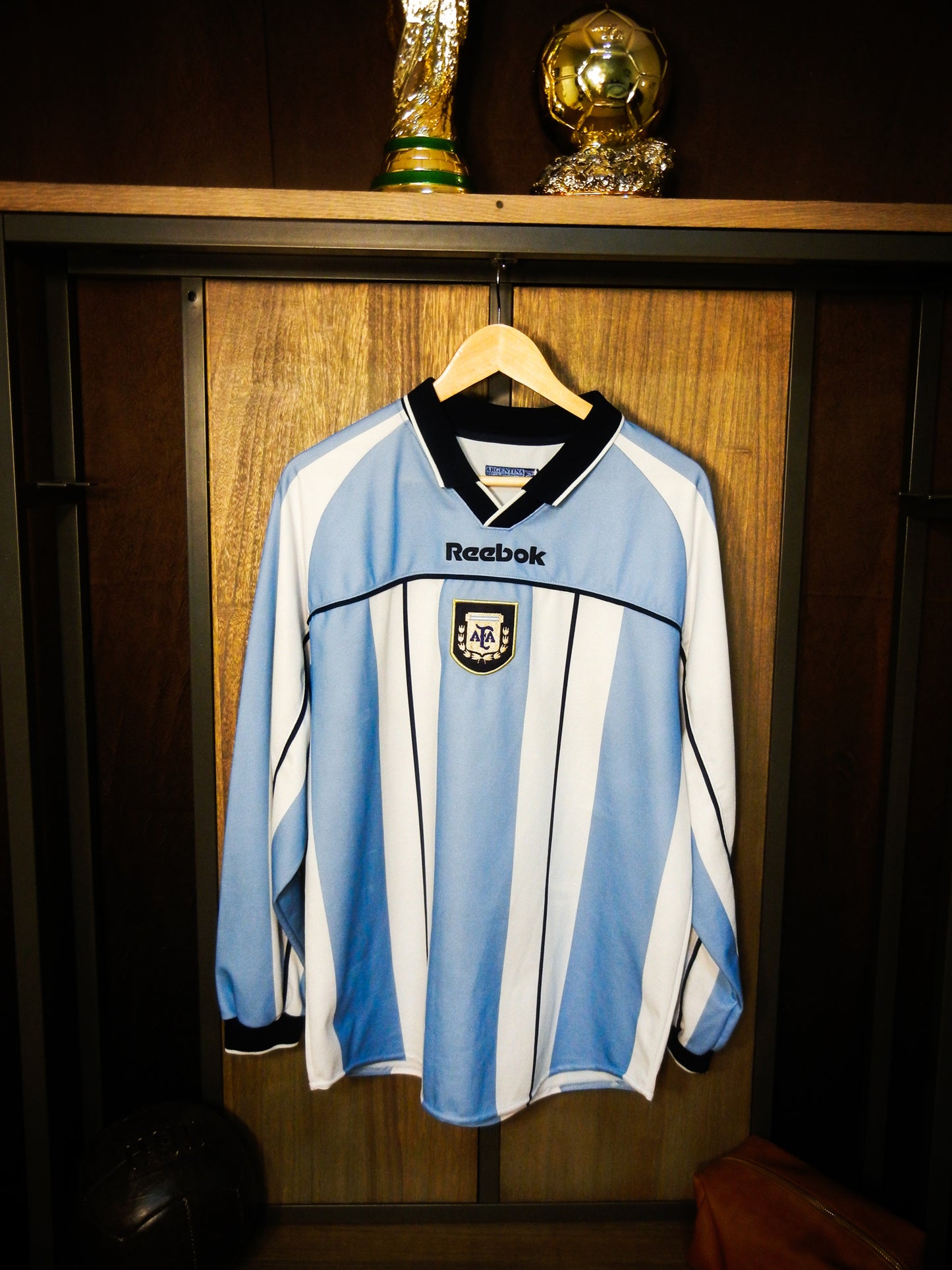 Argentina 2000/01 Home Long Sleeve Jersey – Size L – Reebok Sky Blue & White Shirt (SKU: RIN: 283997/1)