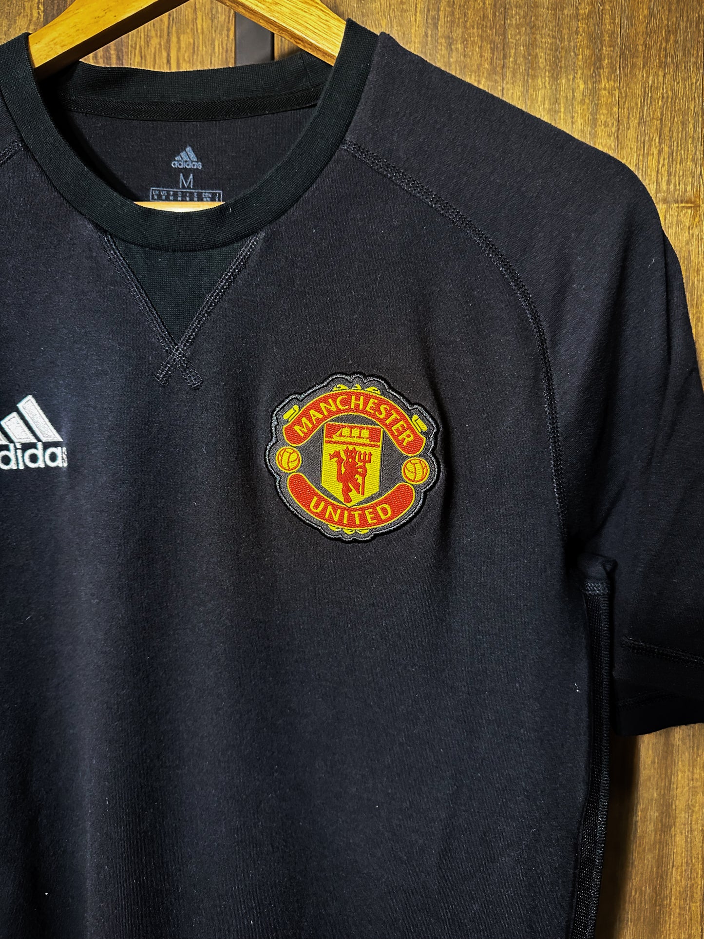 Manchester United 2021/22 Travel Tee – Size M – Black adidas Shirt (MPN: GR3908)