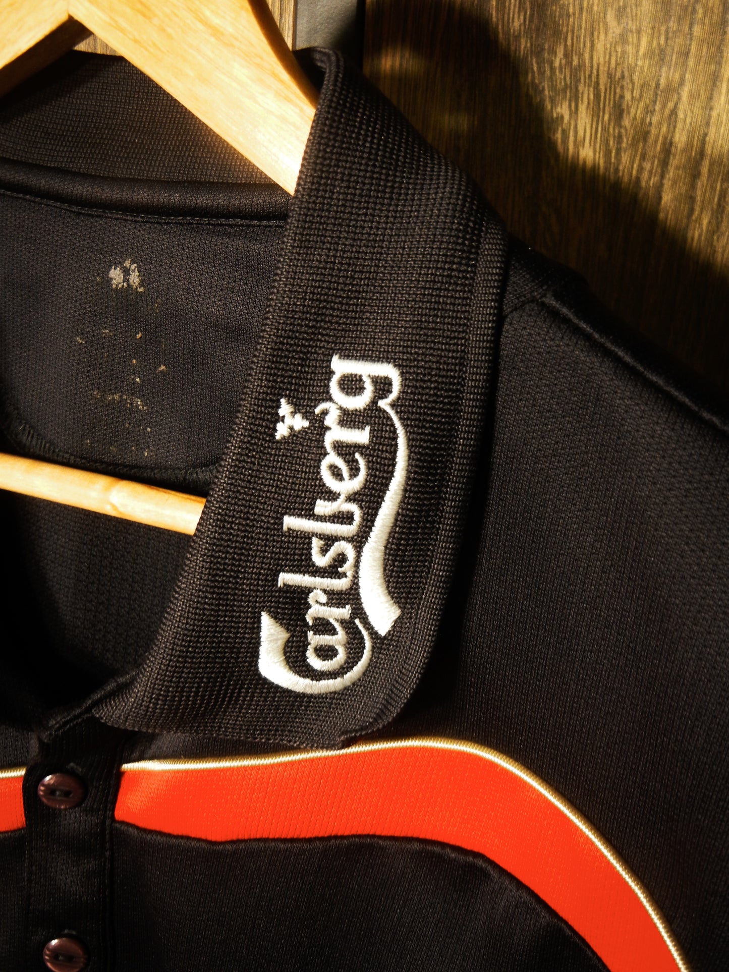 Liverpool 2009/10 Carlsberg Polo Shirt – Size XL – Adidas Red and Black Pre-game Shirt (SKU: P06990 APU002)