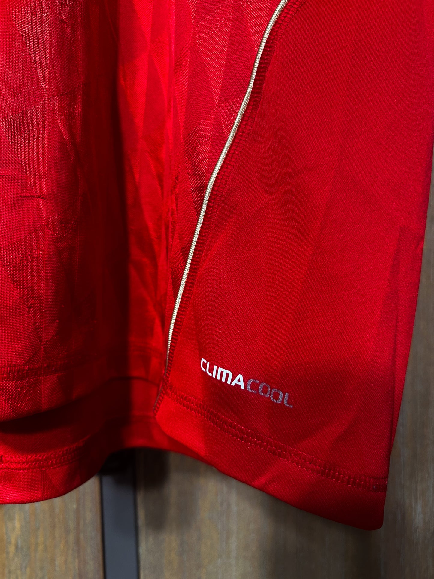 Liverpool 2011/2012 Home Jersey – Luis Suárez #7 – Youth XL – Red Adidas Shirt (MPN: P96689)