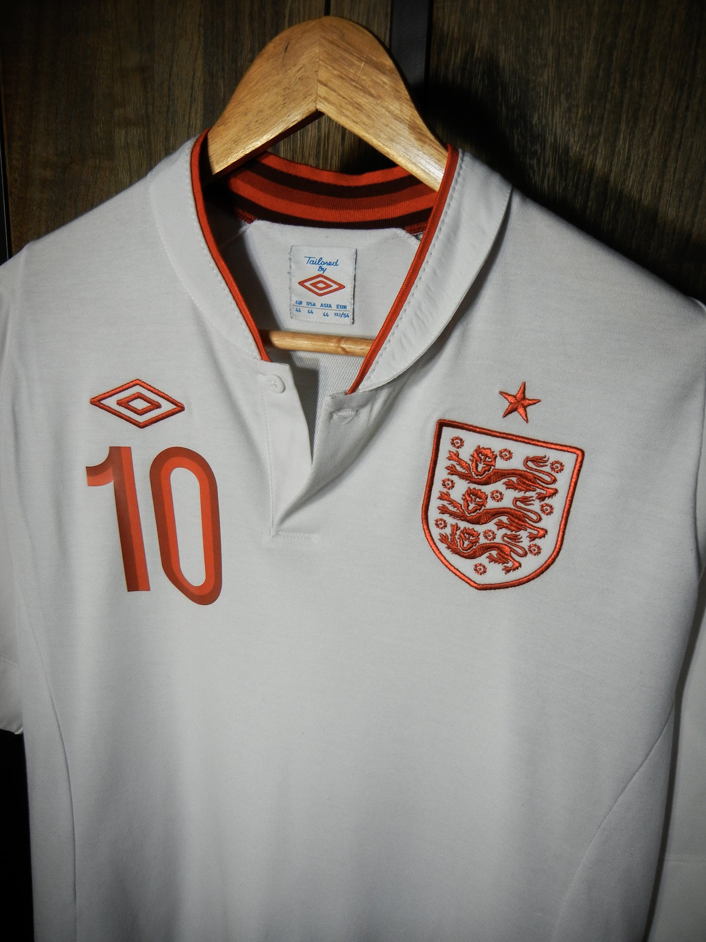 England 2012/13 Home Jersey – Rooney #10 – Size L – White Umbro Shirt (MPN: 10212893)