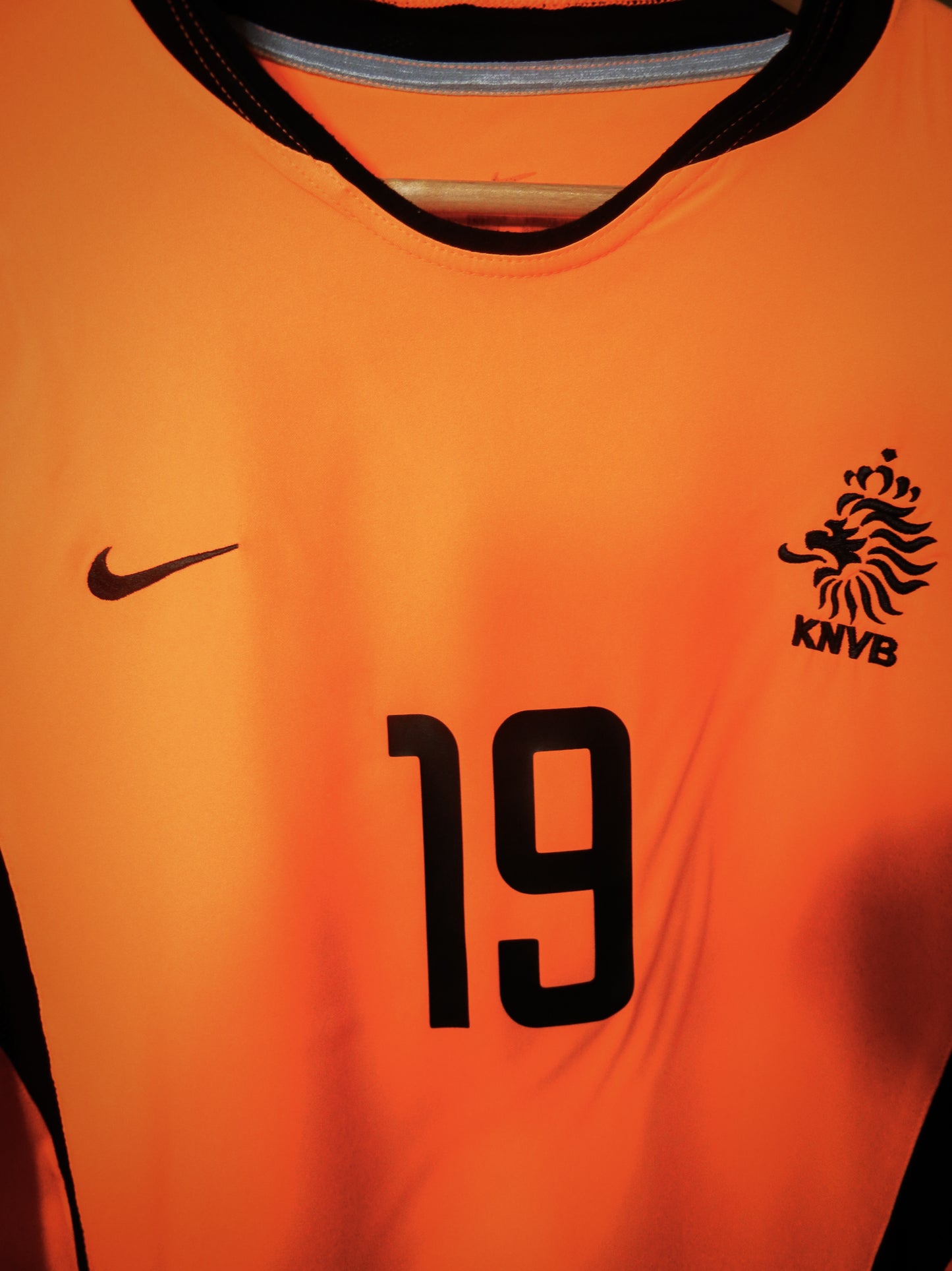 Netherlands 2002/2004 Home Jersey – Robben #19 – Size XL – Orange Nike Shirt – (MPN: 182359)