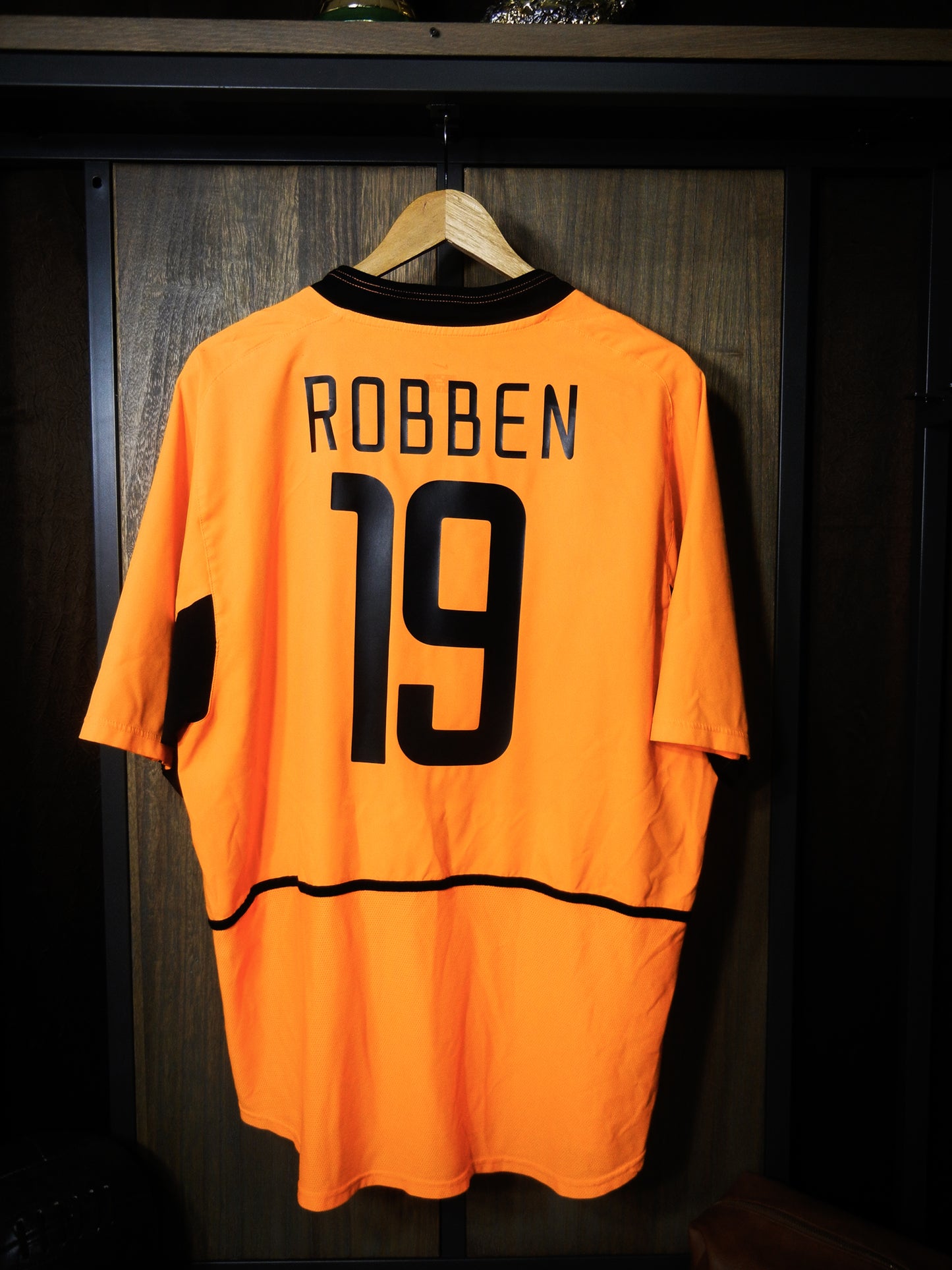 Netherlands 2002/2004 Home Jersey – Robben #19 – Size XL – Orange Nike Shirt – (MPN: 182359)