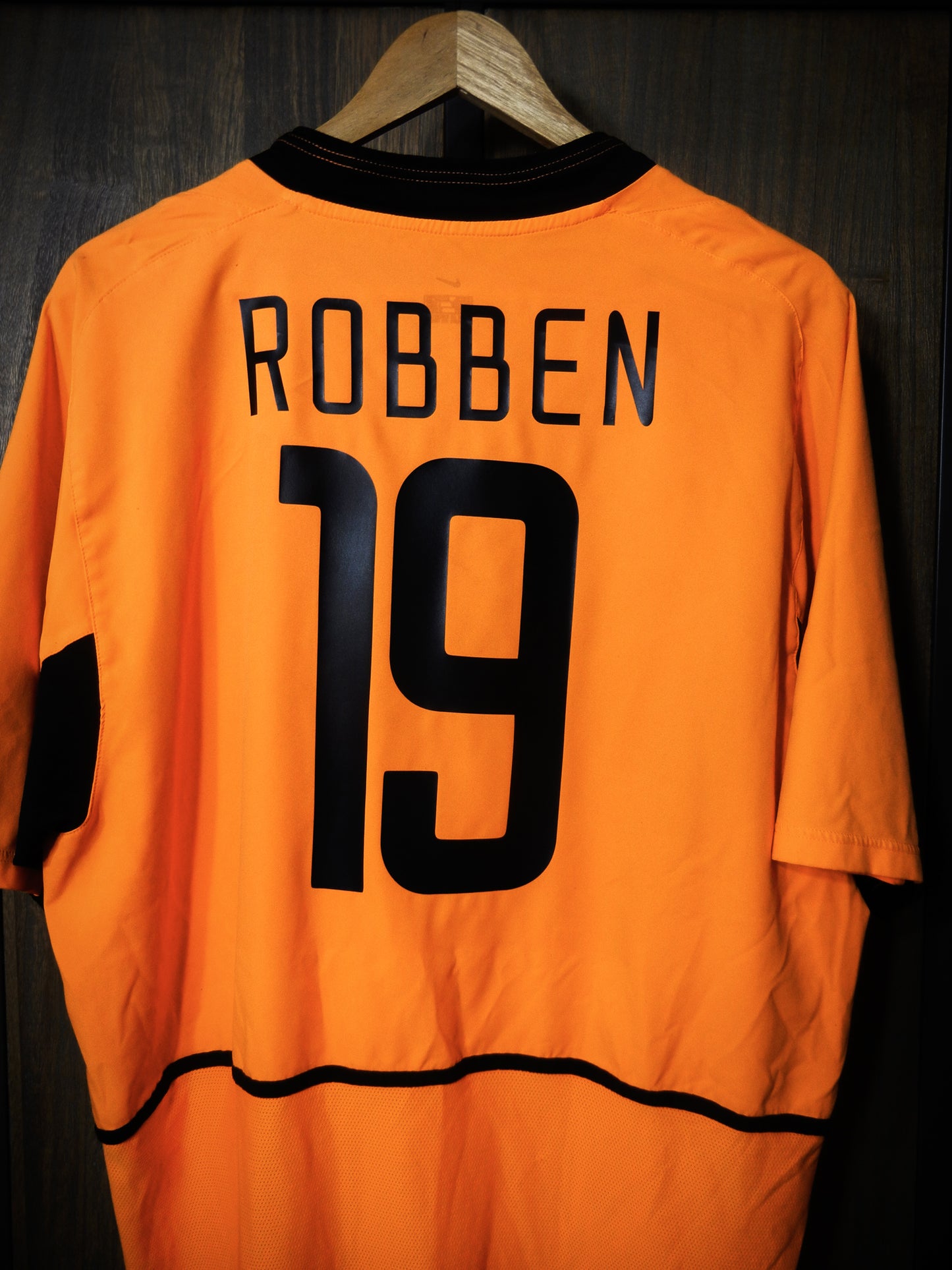 Netherlands 2002/2004 Home Jersey – Robben #19 – Size XL – Orange Nike Shirt – (MPN: 182359)