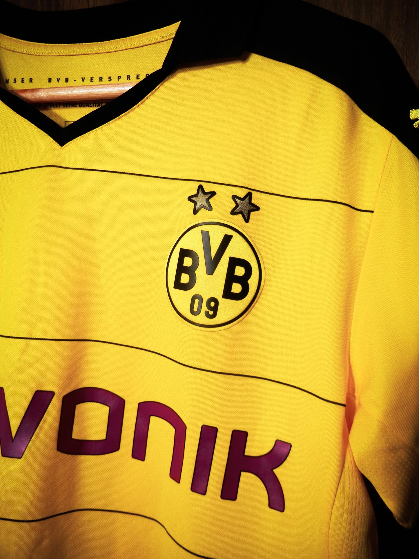 Borussia Dortmund 2015/2016 Home Jersey – Aubameyang #17 – Size M – Yellow and Black Puma Shirt – (MPN: 747991)