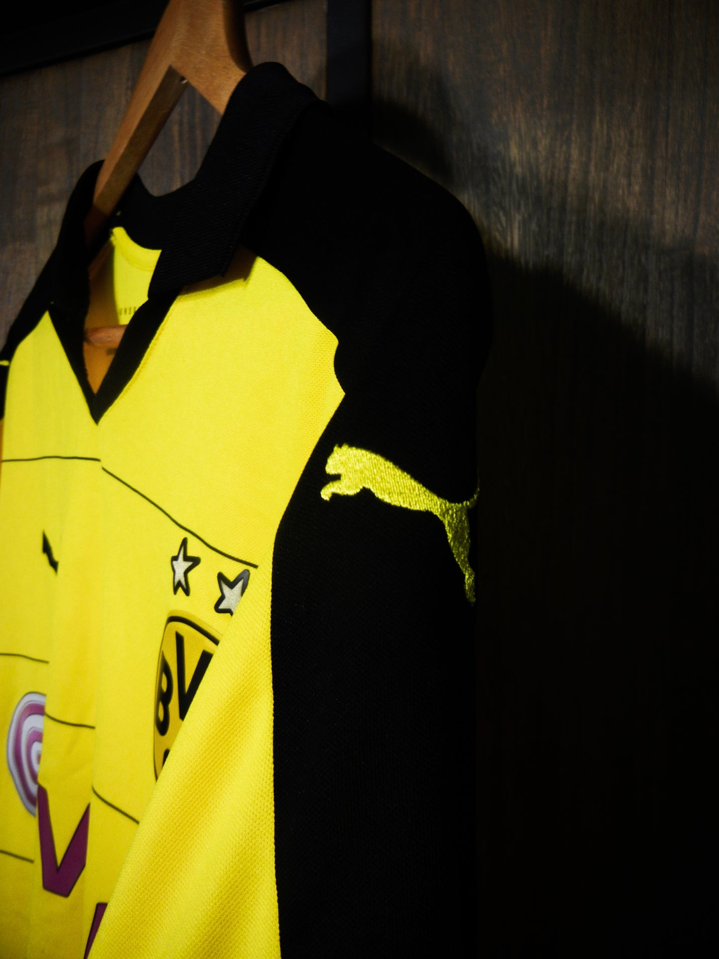 Borussia Dortmund 2015/2016 Home Jersey – Aubameyang #17 – Size M – Yellow and Black Puma Shirt – (MPN: 747991)