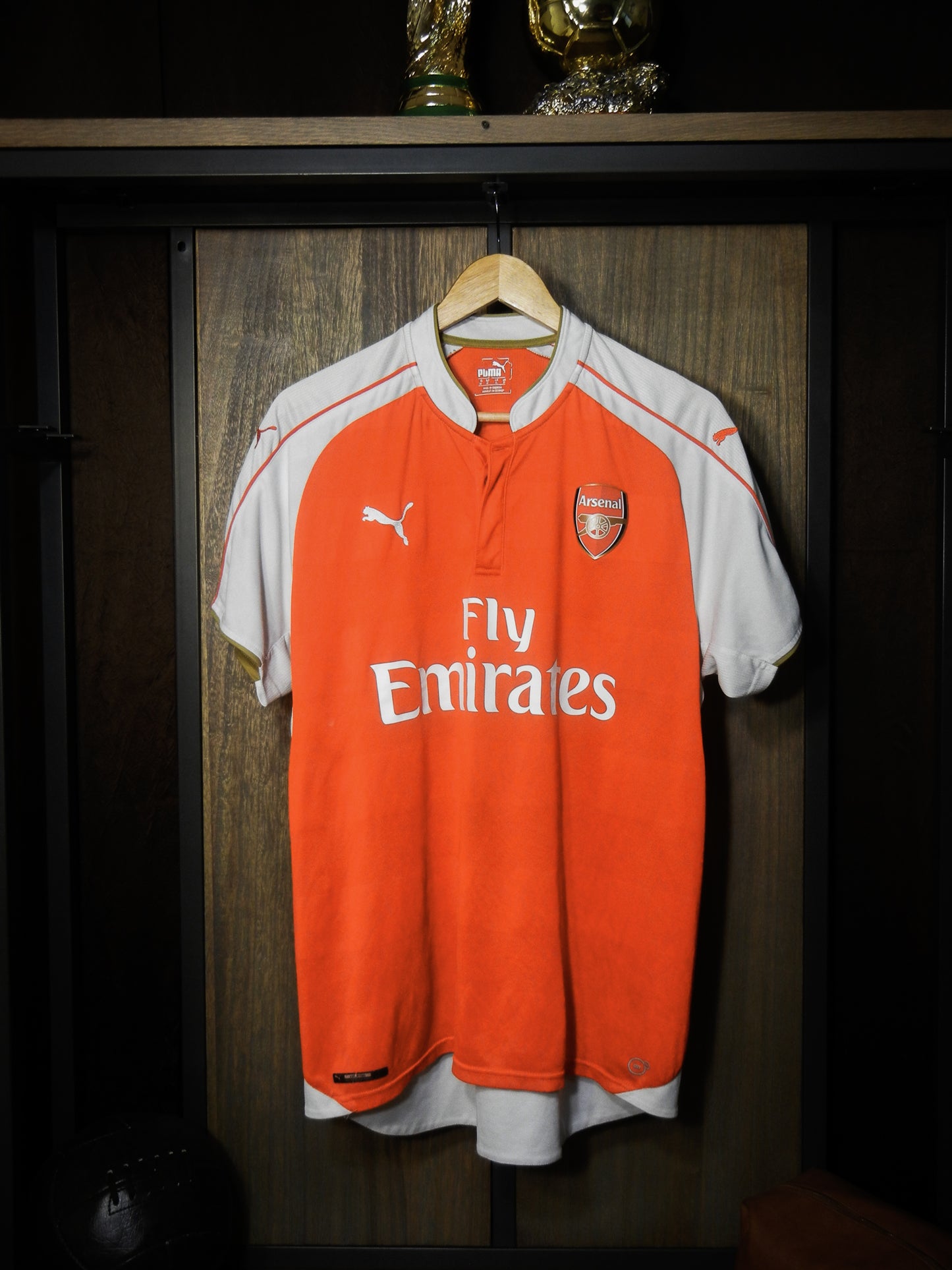 Arsenal 2015/16 Home Jersey – Mesut Özil #11 – Size XL – Red & White Puma Shirt (MPN: 747566)