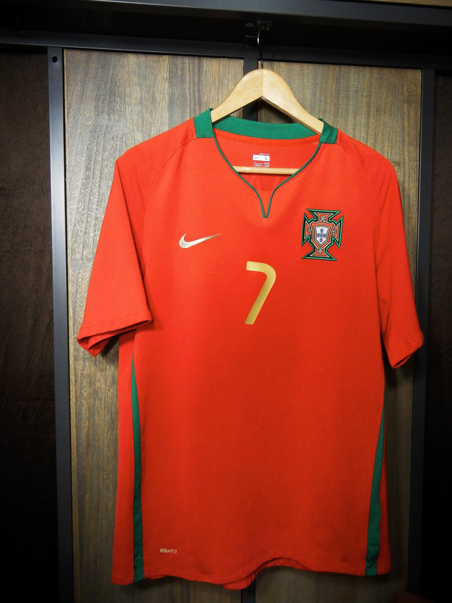 Portugal 2008/2010 Home Jersey – Cristiano Ronaldo #7 – Large – Red Nike Shirt (MPN: 265759-611)
