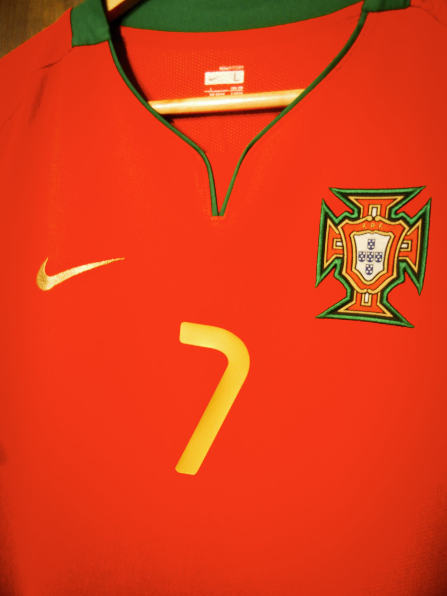 Portugal 2008/2010 Home Jersey – Cristiano Ronaldo #7 – Large – Red Nike Shirt (MPN: 265759-611)