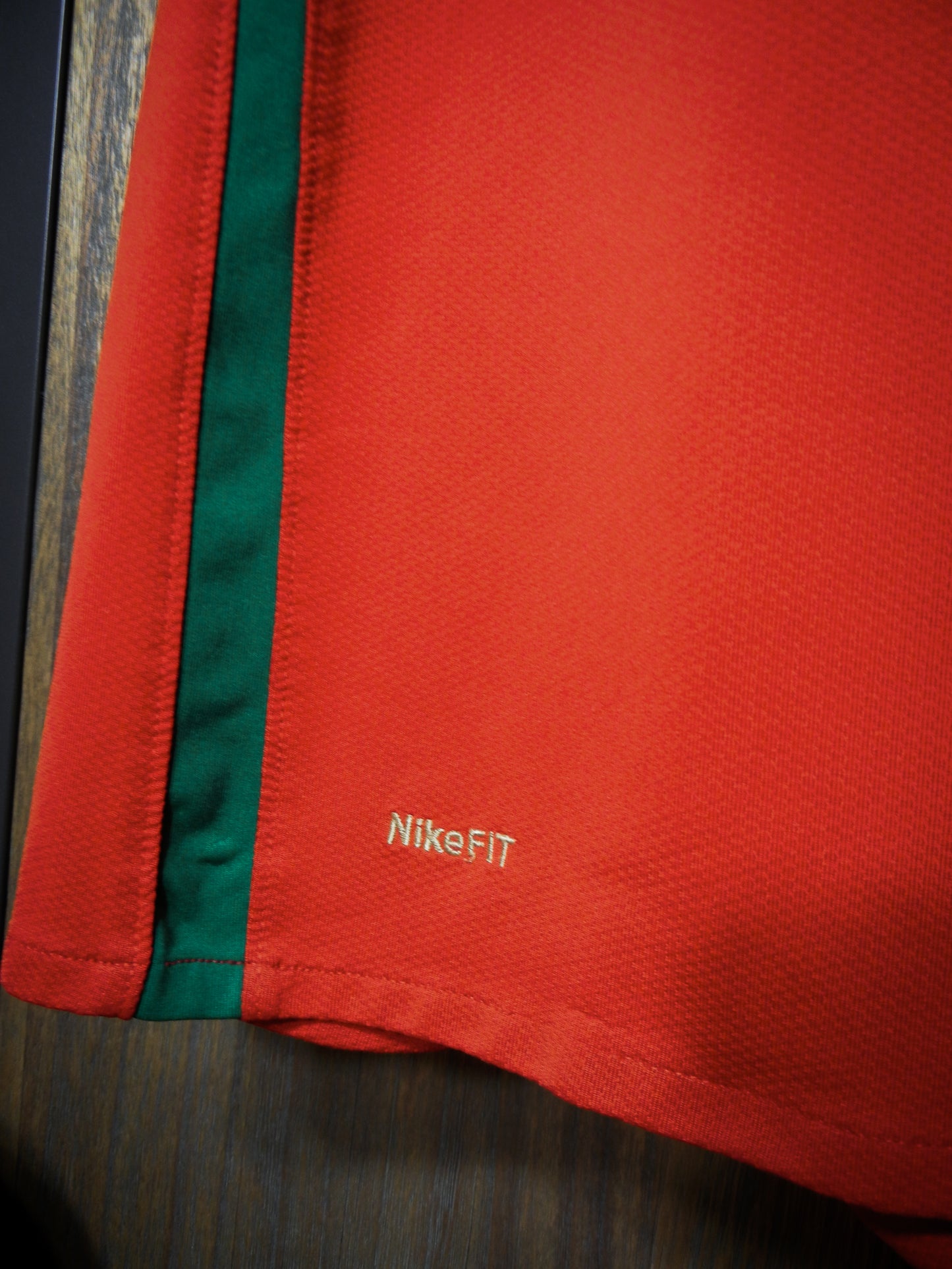 Portugal 2008/2010 Home Jersey – Cristiano Ronaldo #7 – Large – Red Nike Shirt (MPN: 265759-611)