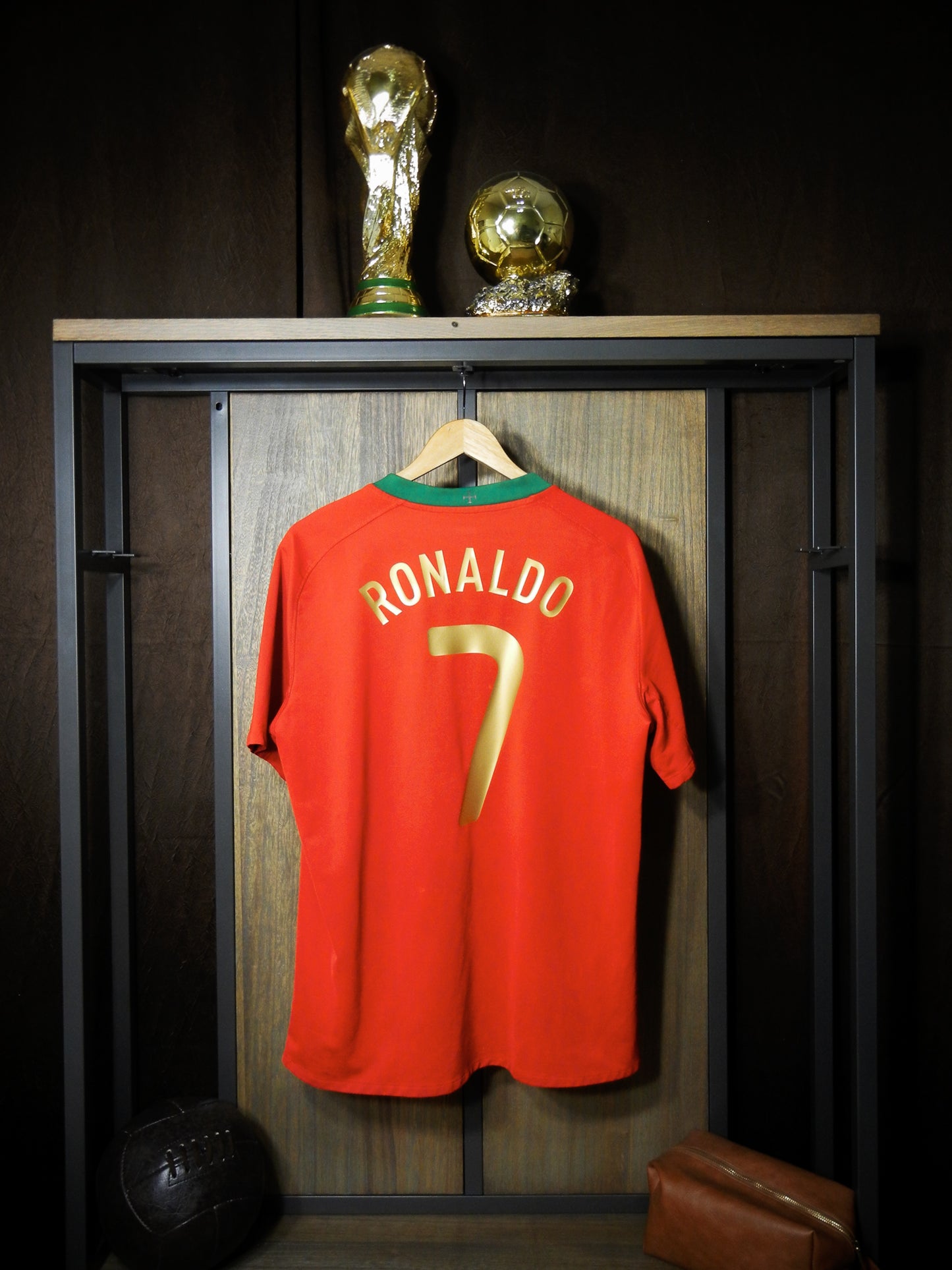 Portugal 2008/2010 Home Jersey – Cristiano Ronaldo #7 – Large – Red Nike Shirt (MPN: 265759-611)