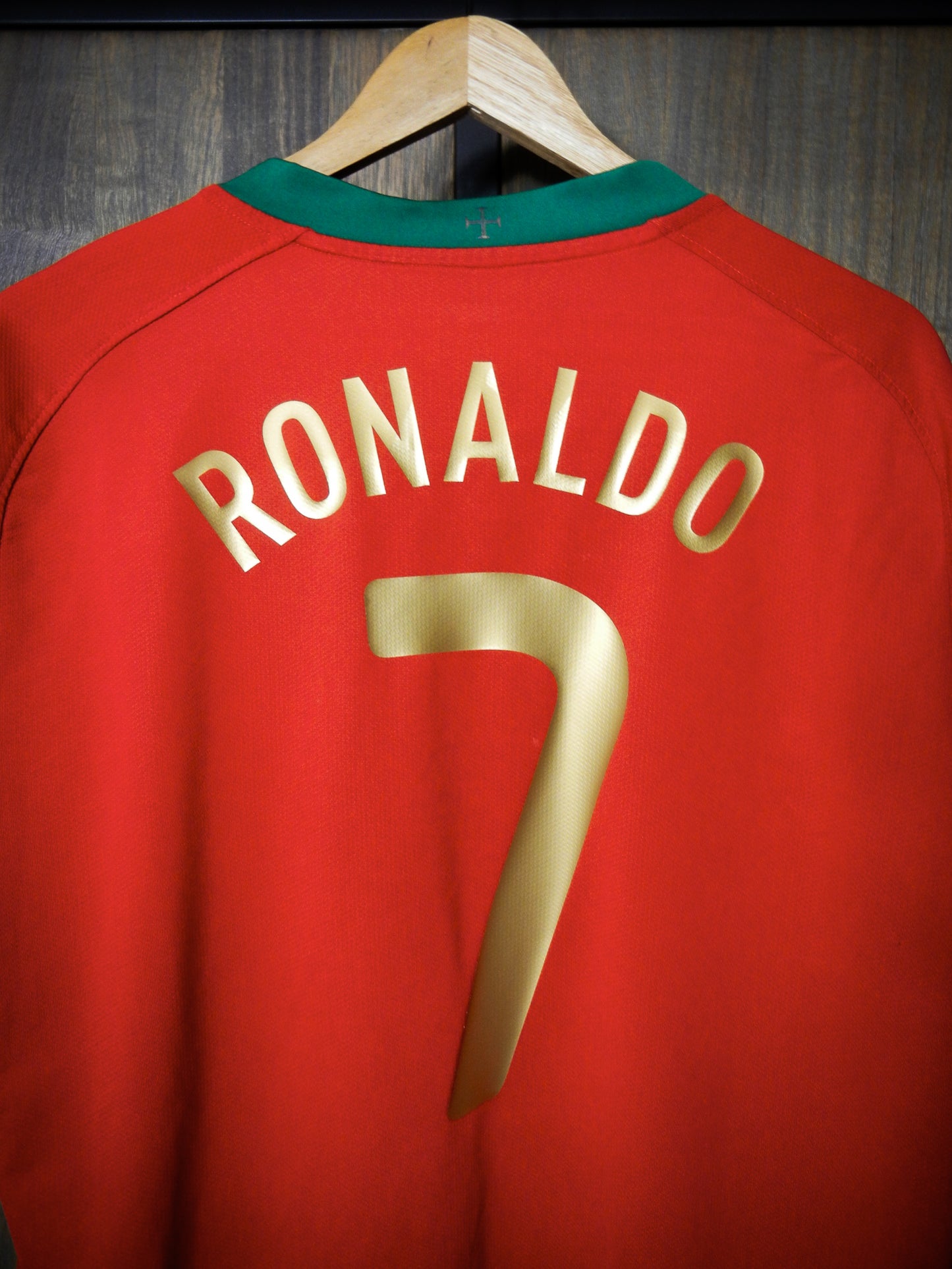 Portugal 2008/2010 Home Jersey – Cristiano Ronaldo #7 – Large – Red Nike Shirt (MPN: 265759-611)