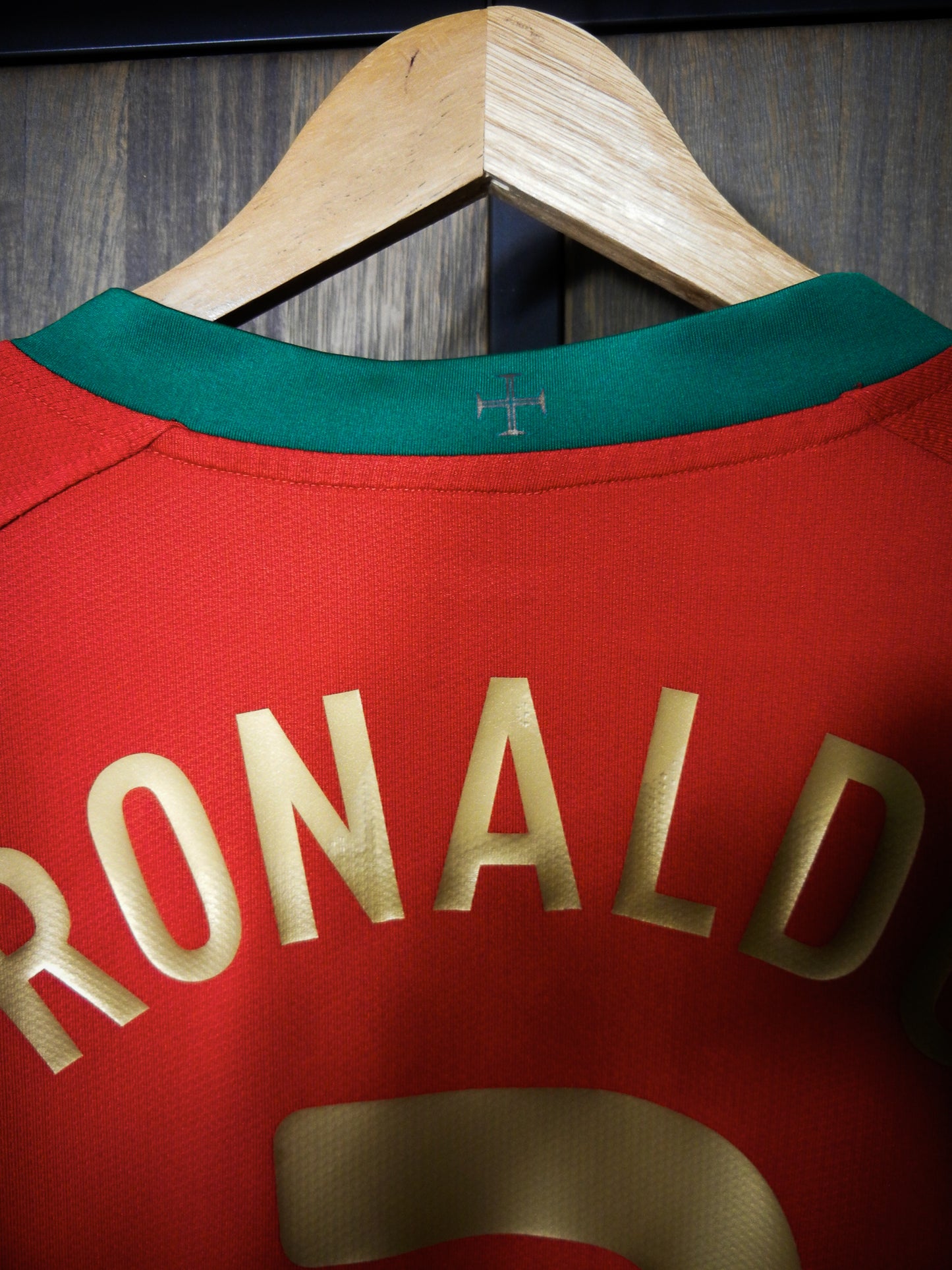 Portugal 2008/2010 Home Jersey – Cristiano Ronaldo #7 – Large – Red Nike Shirt (MPN: 265759-611)