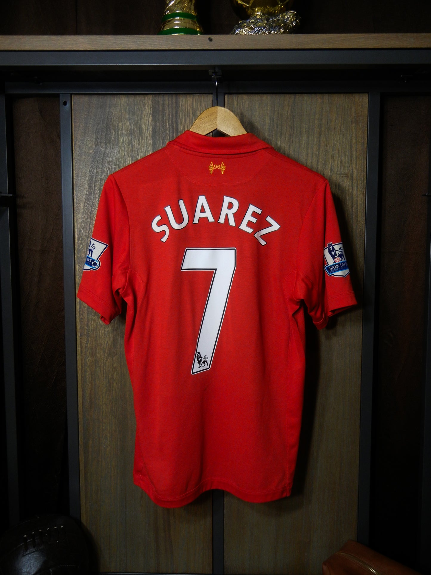 Liverpool 2012/2013 Home Jersey – Luis Suárez #7 – Size S – Red Warrior Shirt (MPN: F1210SPC027)