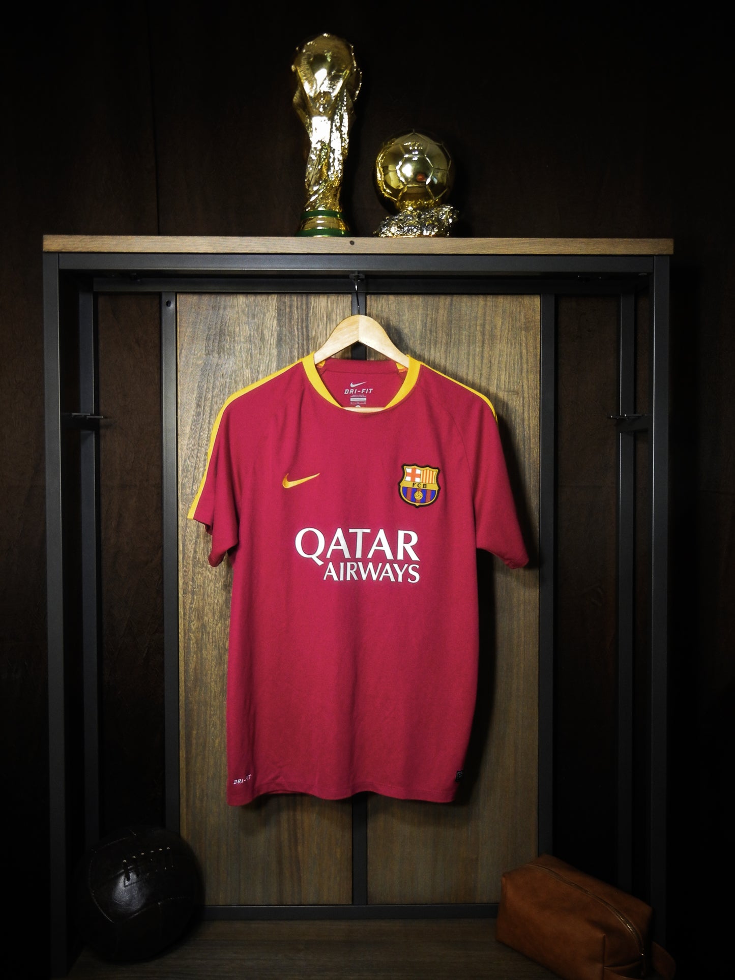 Barcelona 2016/17 Away Training Top – Size XL – Purple Nike Shirt (MPN: 686600-560)