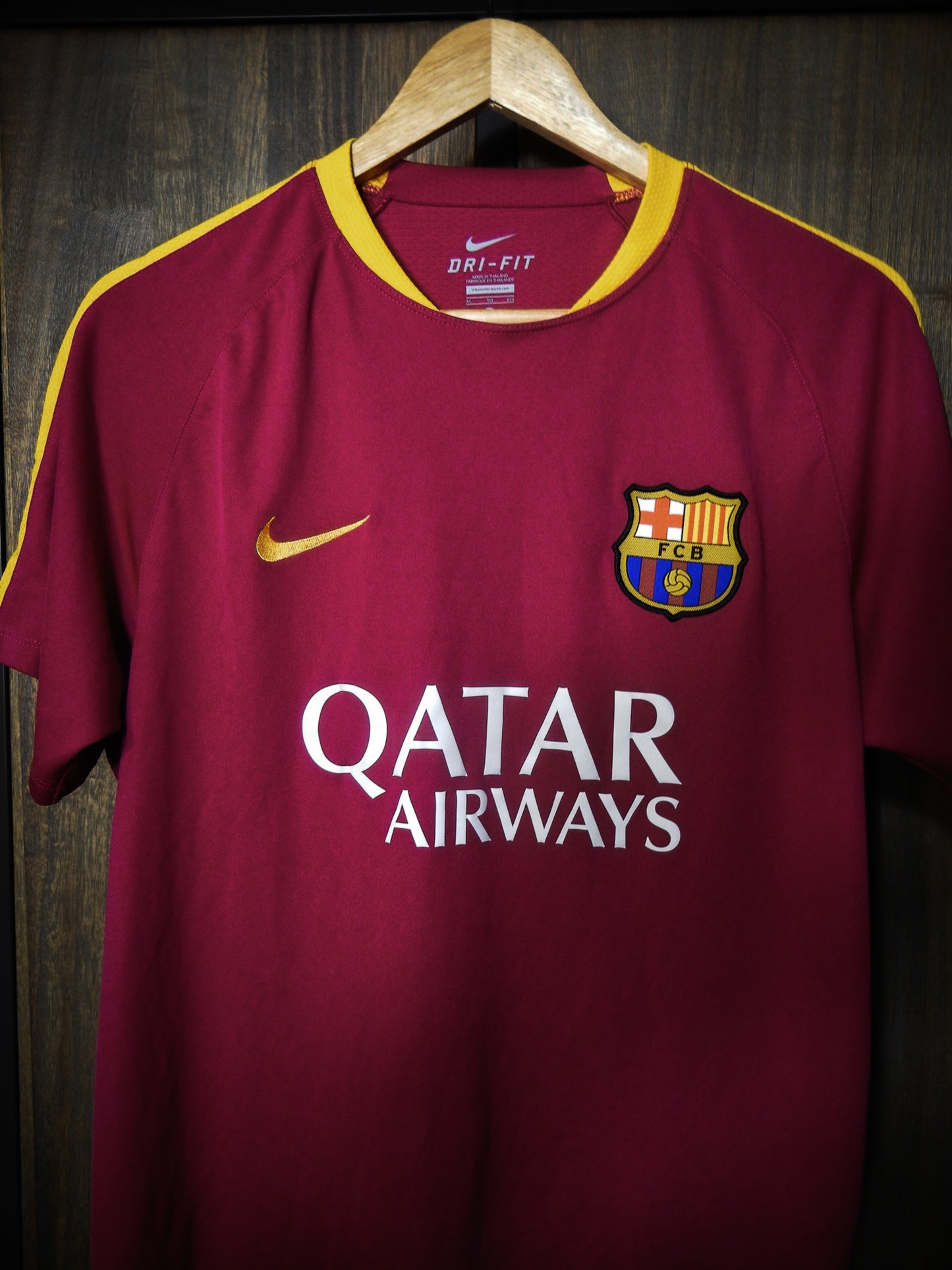 Barcelona 2016/17 Away Training Top – Size XL – Purple Nike Shirt (MPN: 686600-560)